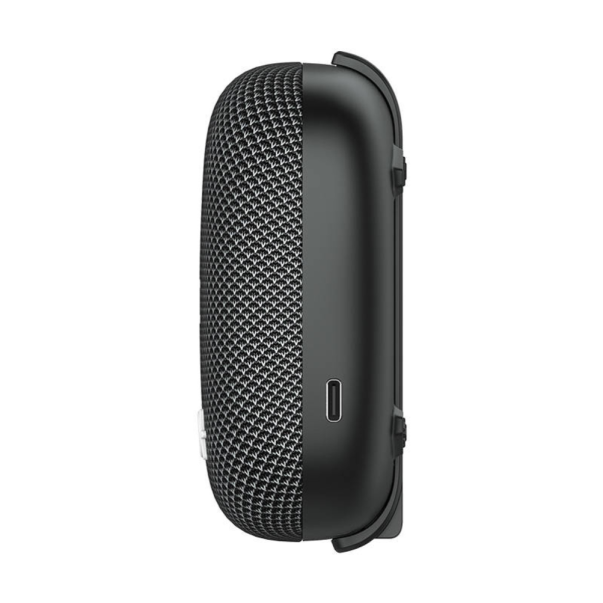 Seitenansicht eines schwarzen tragbaren Lautsprechers mit Stoffgrill und USB-C-Anschluss.