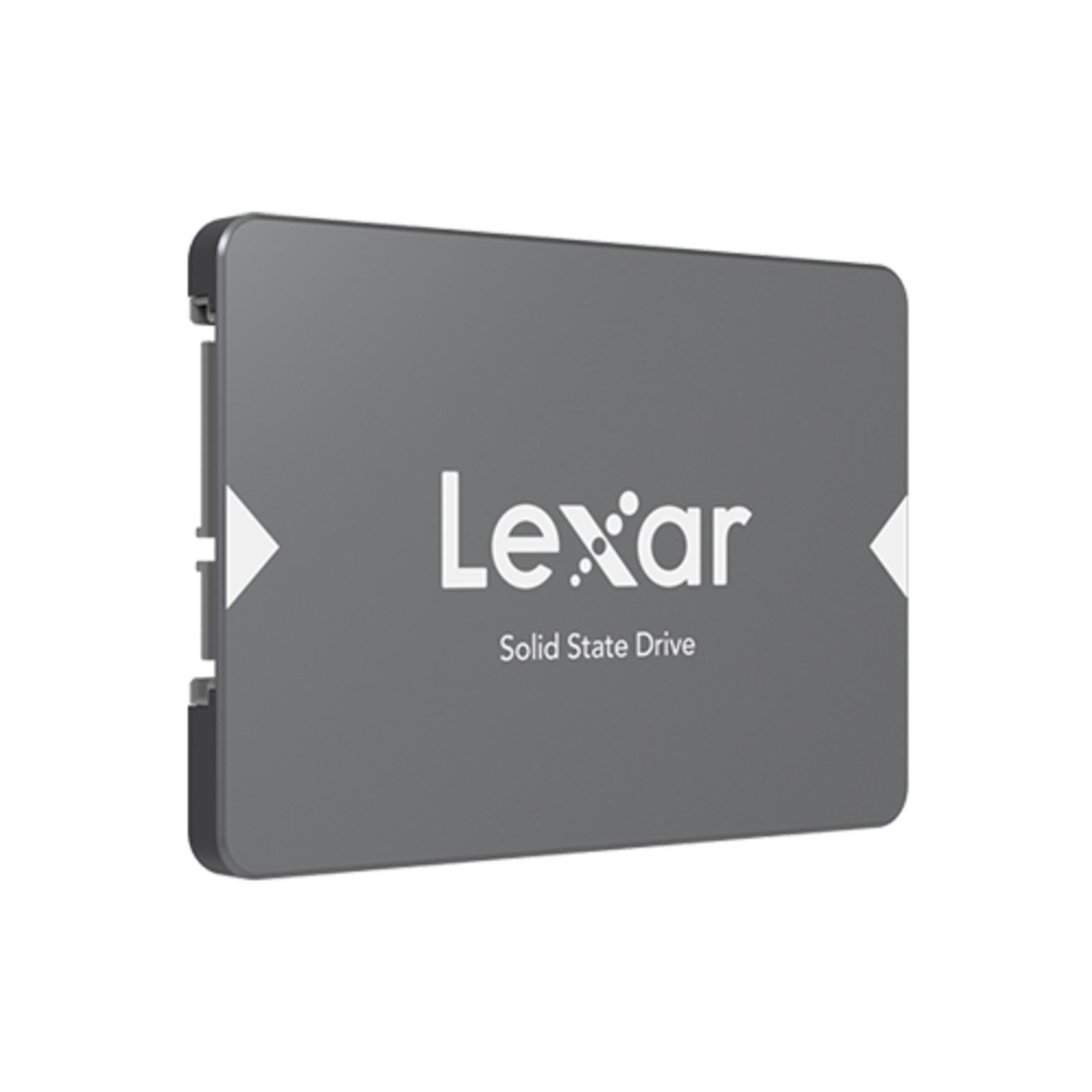 Szary dysk SSD Lexar z białym logo i tekstem.