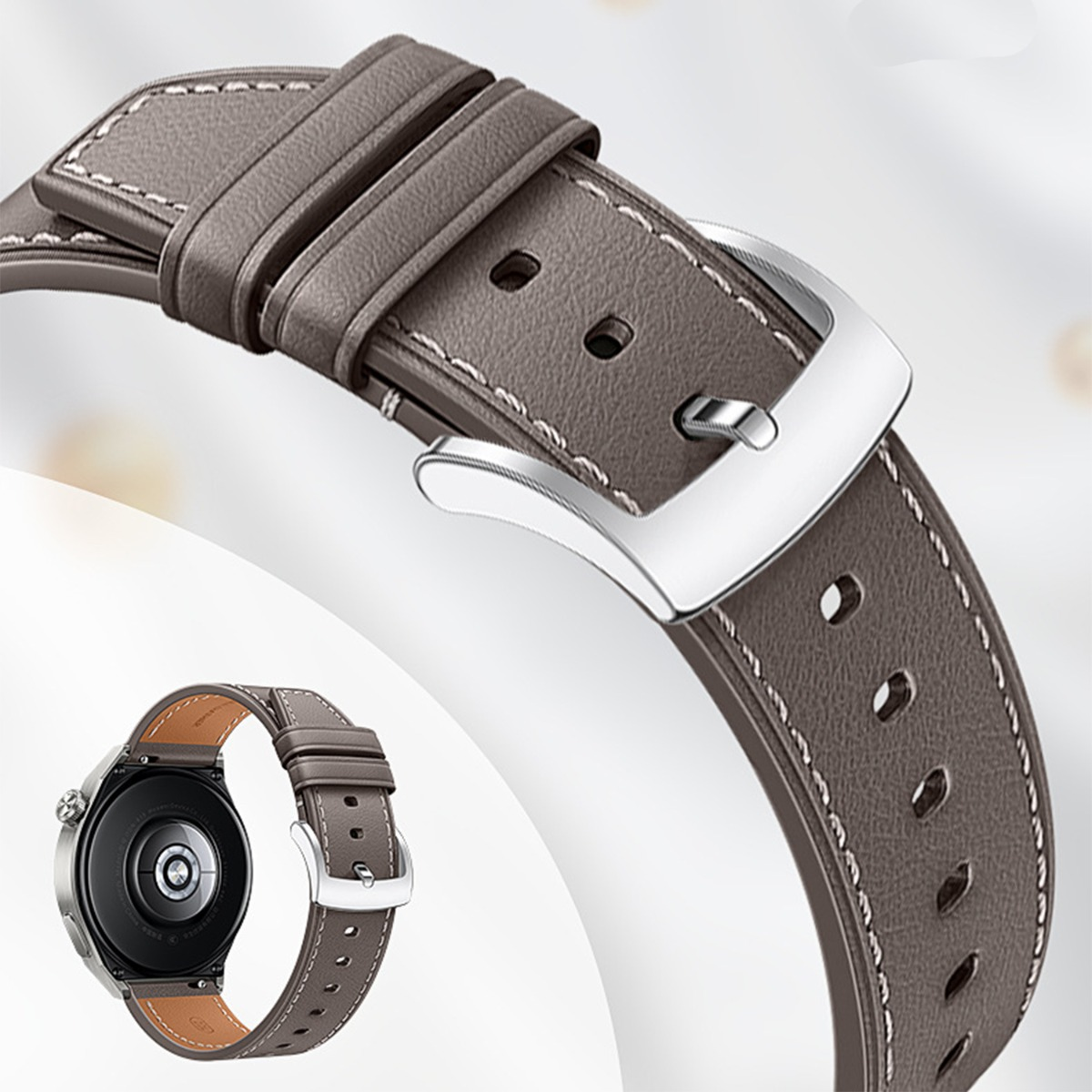 Braunes Lederarmband einer Uhr mit silberner Schnalle. Kleineres Bild zeigt die Rückseite der Uhr.