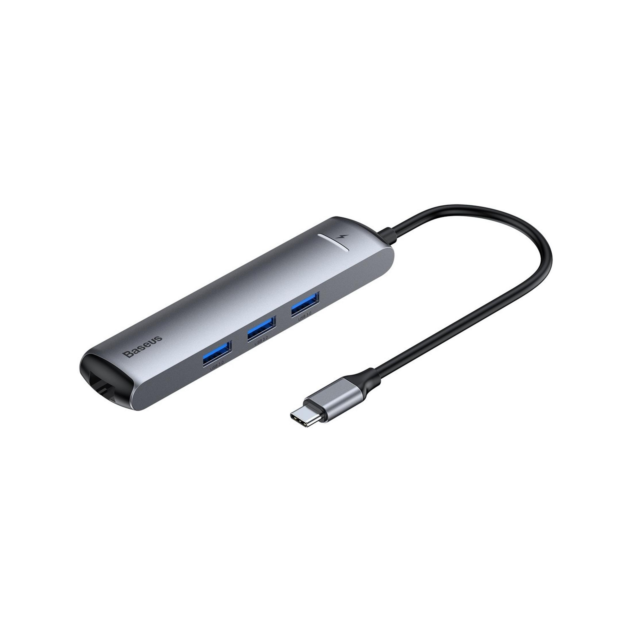 Hub USB-C grigio con tre porte USB 3.0 e un cavo di ricarica.