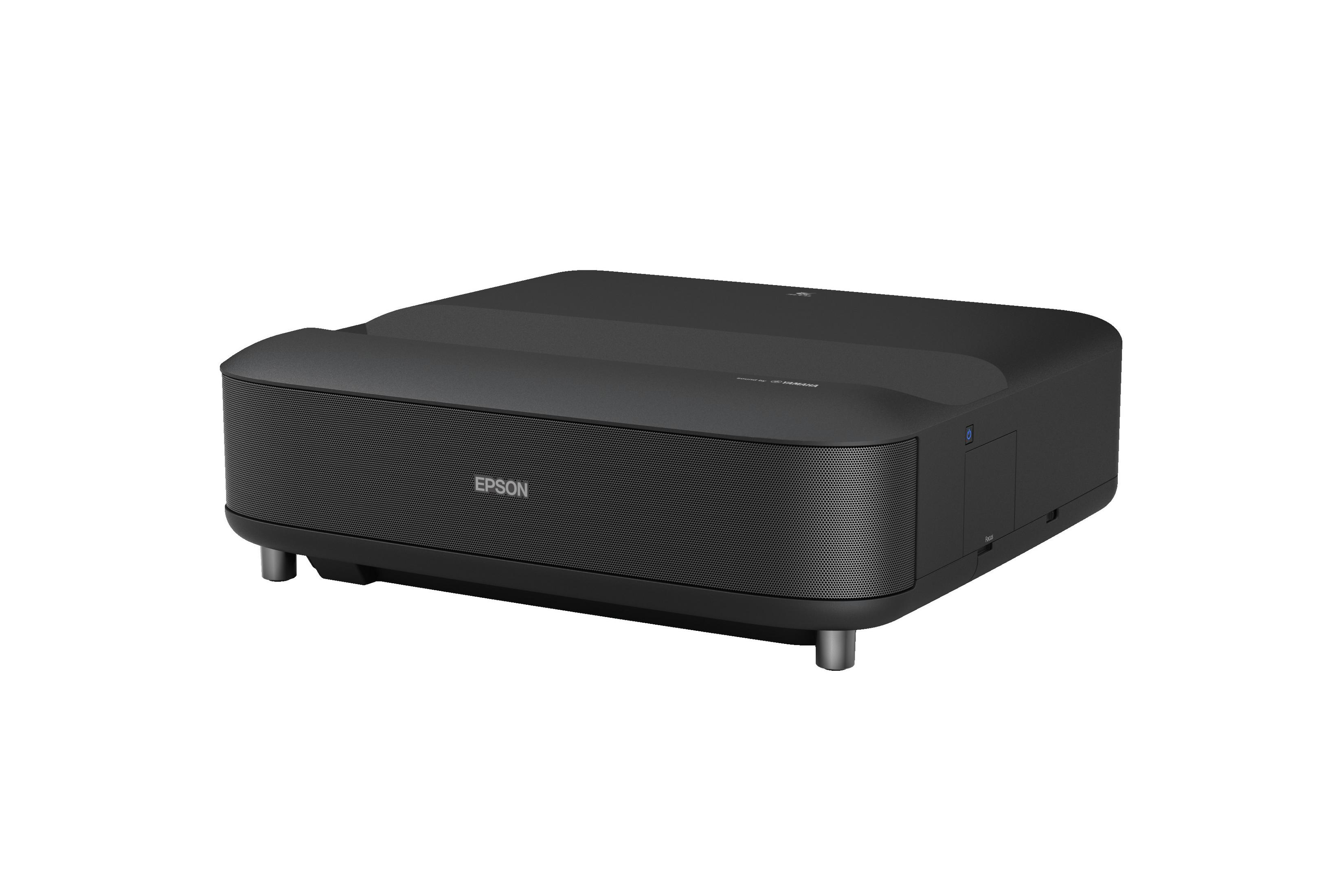 Czarny projektor Epson z maskownicą głośnika i widocznymi portami.