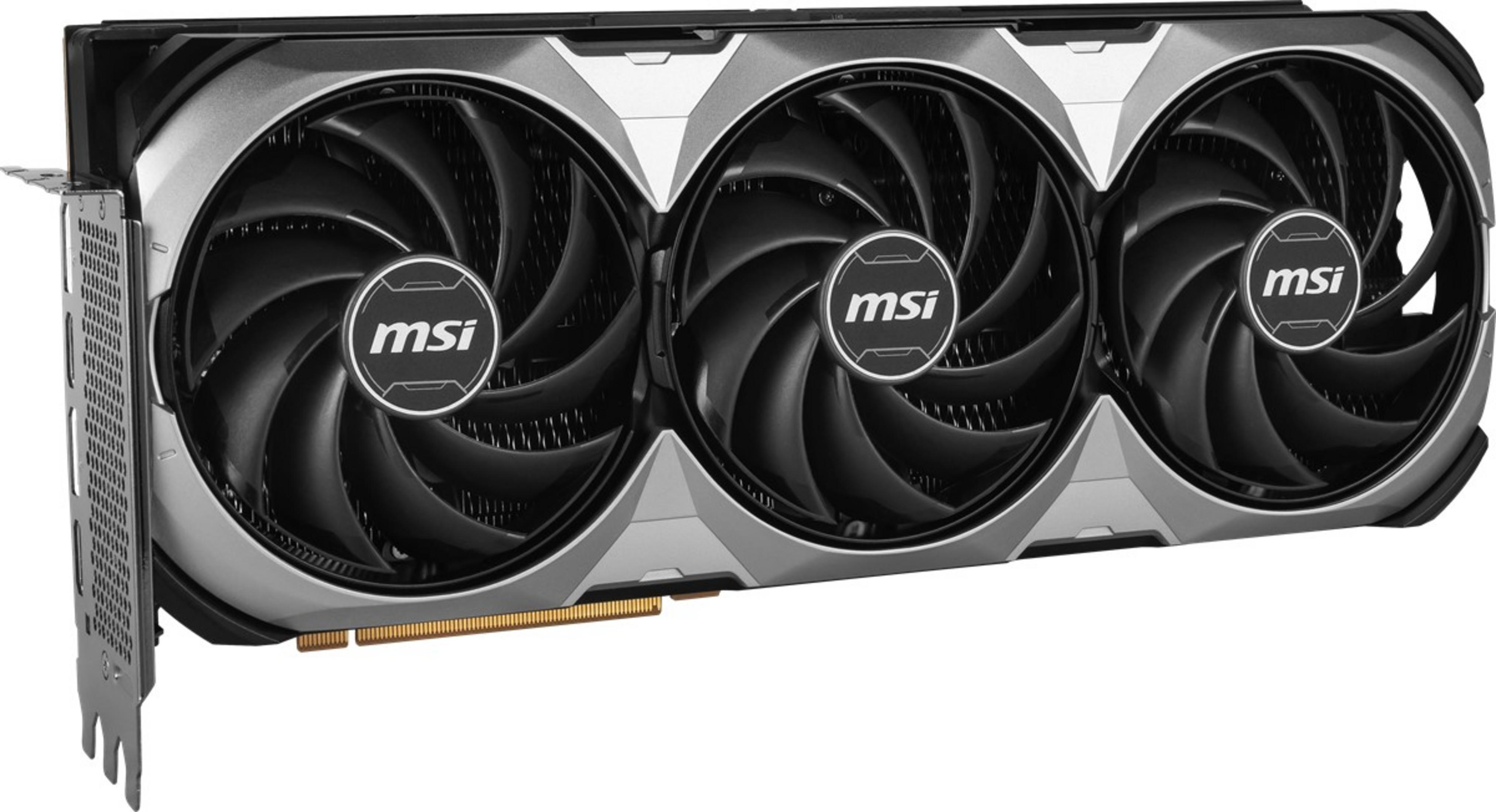 Eine MSI-Grafikkarte mit drei Lüftern, silbernem und schwarzem Gehäuse.