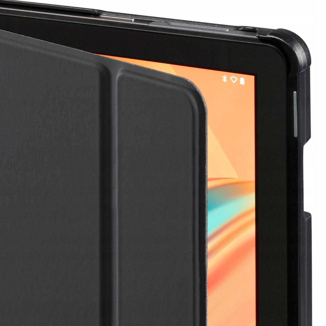 Czarna okładka tabletu, częściowo otwarta, pokazuje ekran z ikonami.