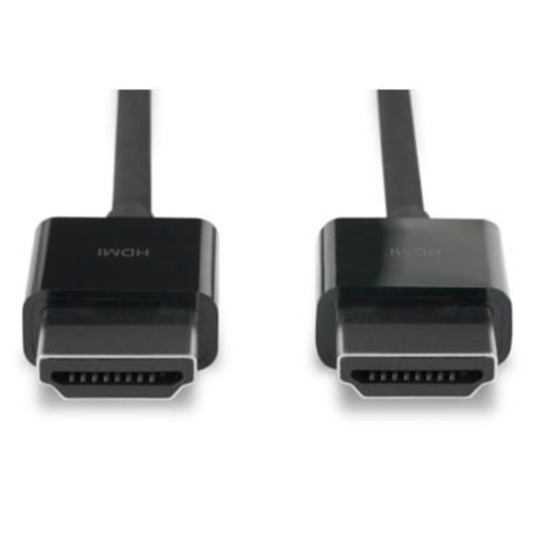 Zwei schwarze HDMI-Kabel mit silbernen Steckern sind vor einem weißen Hintergrund abgebildet.