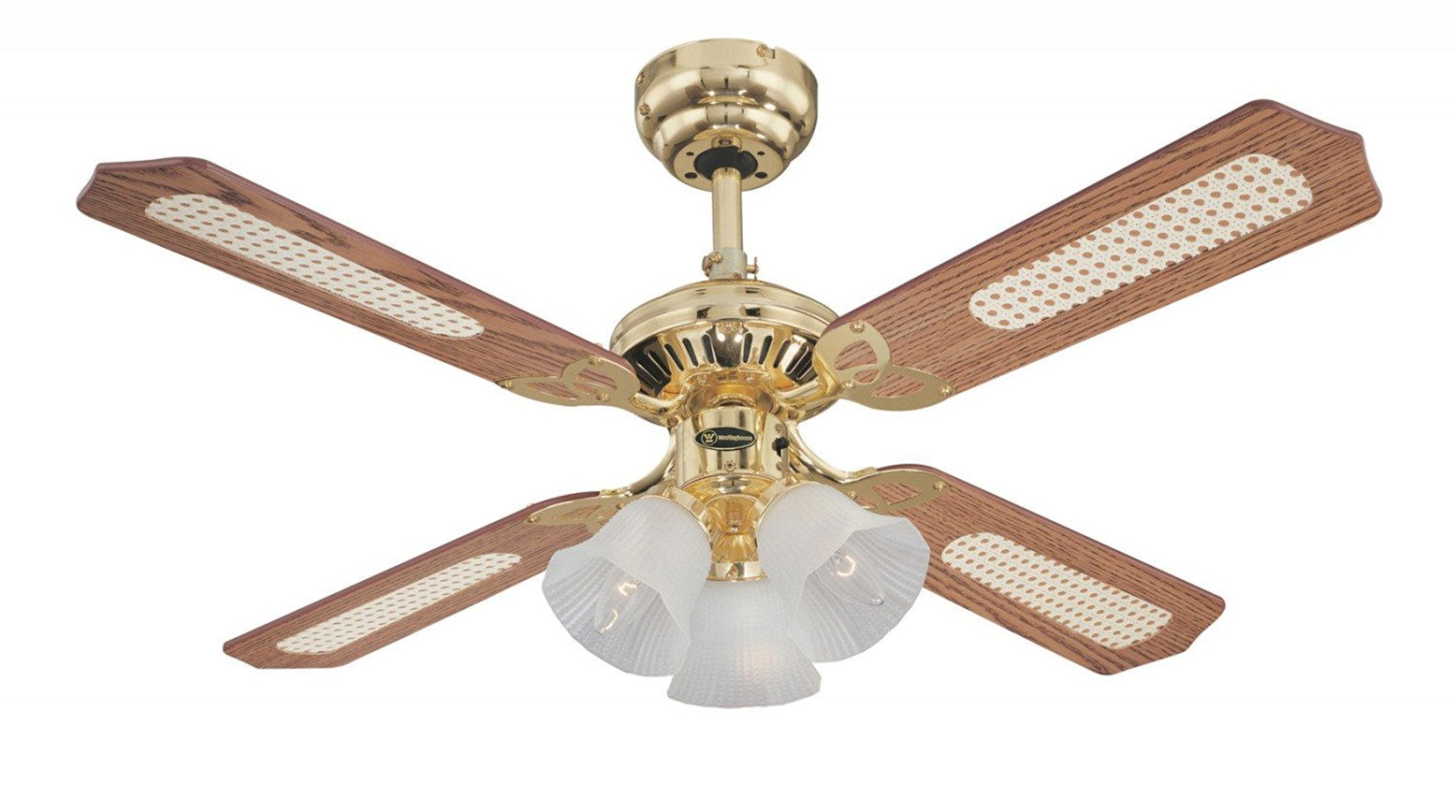 Un ventilatore da soffitto dorato con quattro pale in legno e tre paralumi.