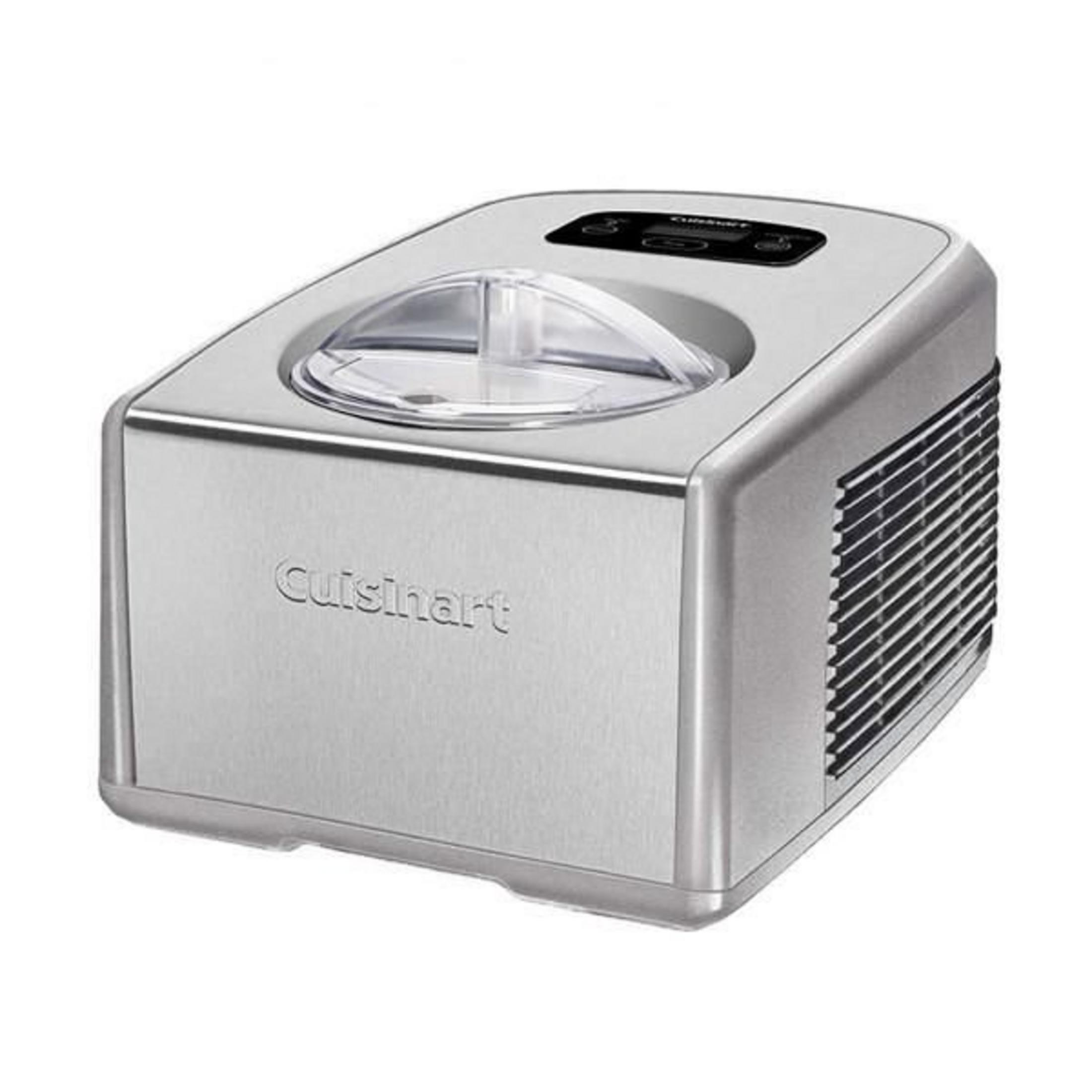 Macchina per gelato Cuisinart argentata con coperchio trasparente e display digitale.