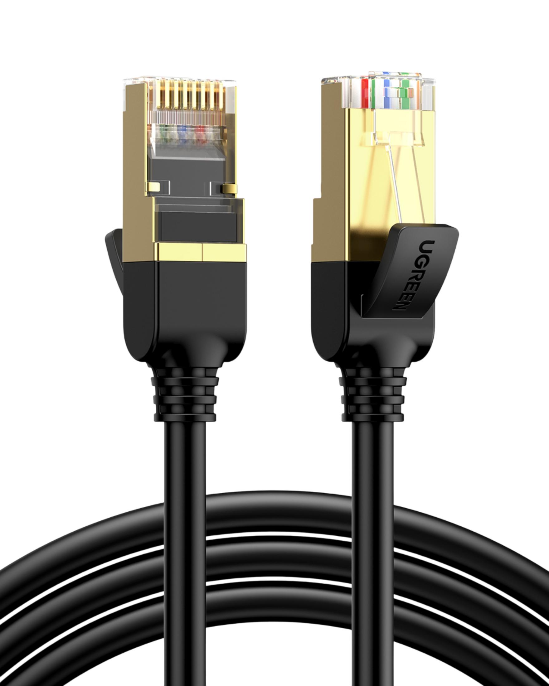 Dwa złote złącza kabla Ethernet z czarnymi kablami.