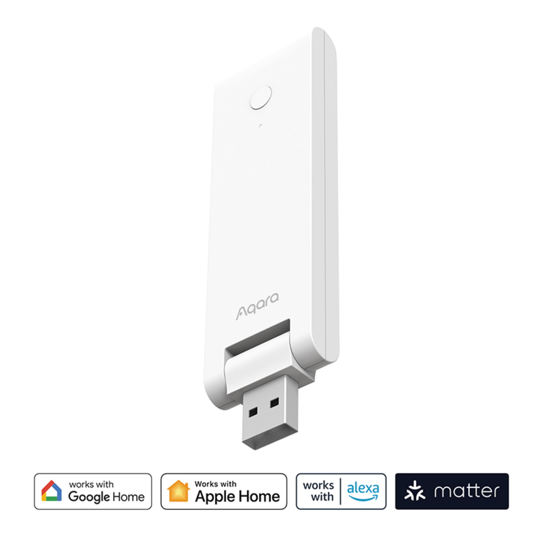 Un dongle USB blanco de Aqara con un botón, con logotipos de compatibilidad para Google Home, Apple Home, Alexa y Matter.