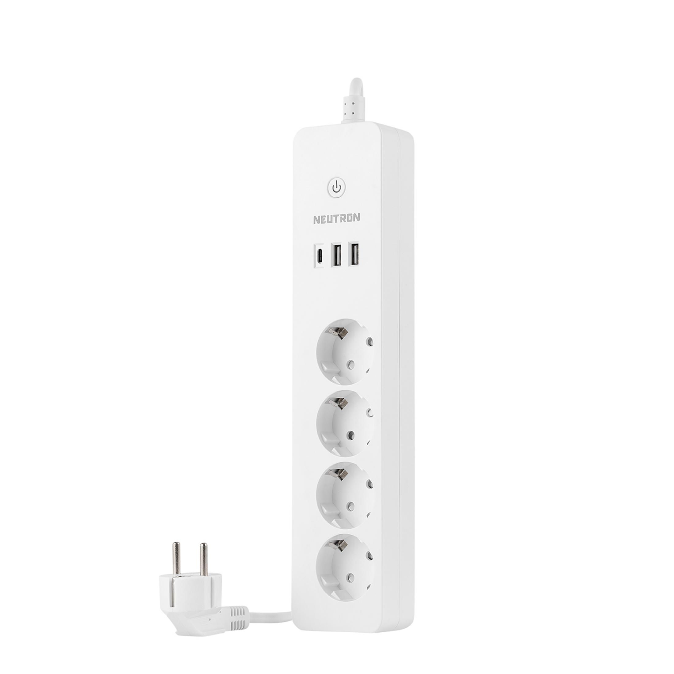 Dört prizli ve üç USB bağlantı noktalı beyaz bir uzatma kablosu.