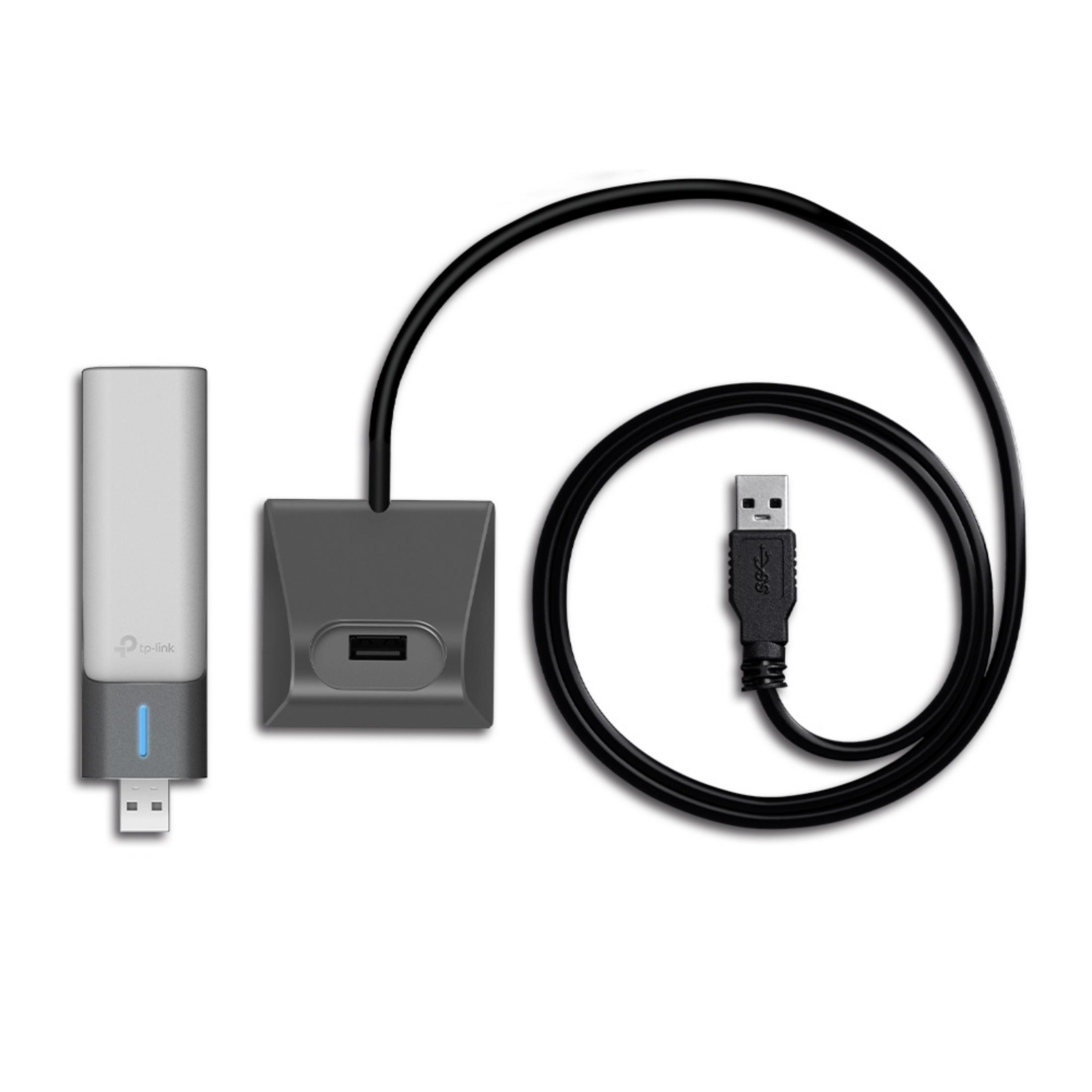 Adaptador Wi-Fi TP-Link, concentrador USB y cable USB sobre fondo blanco.