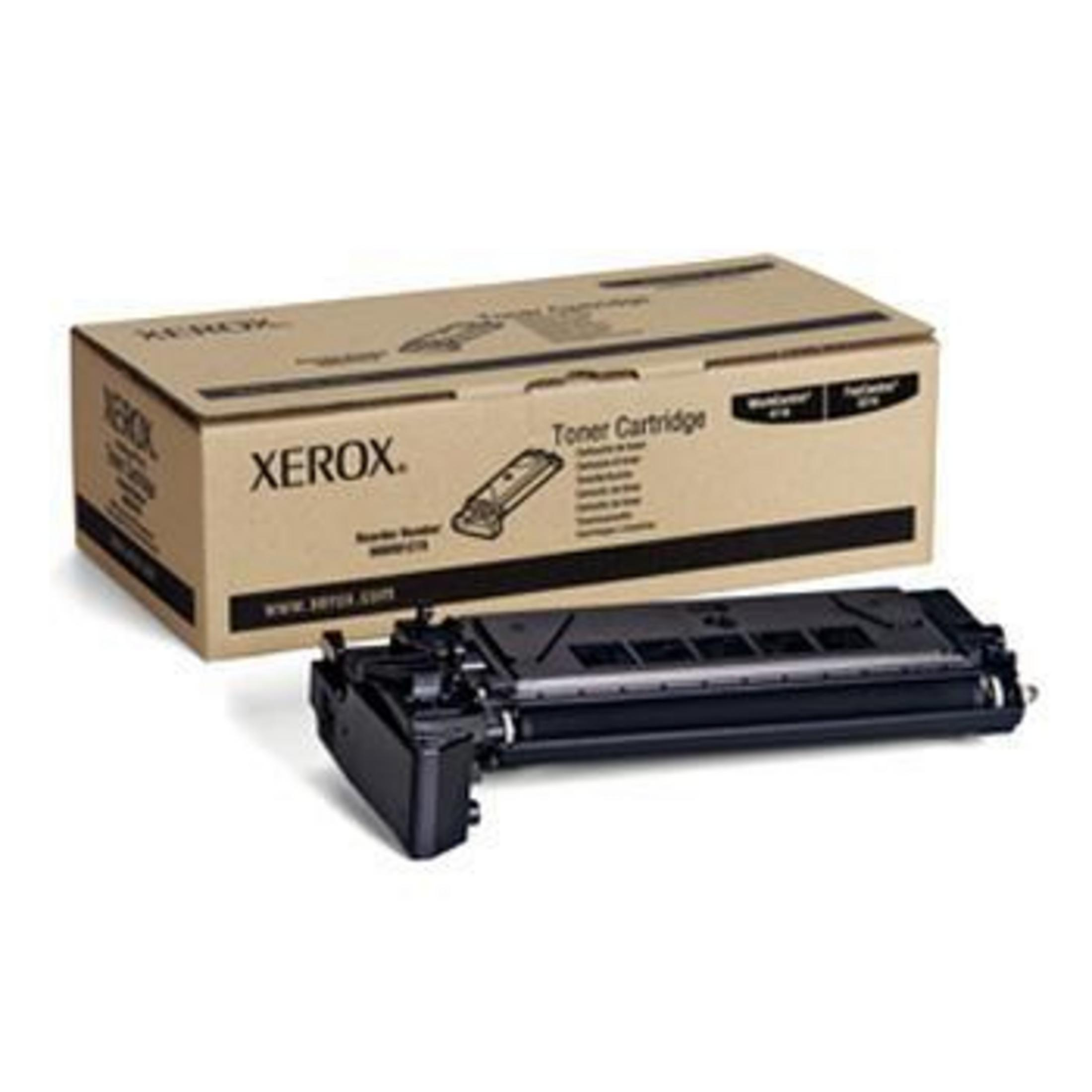 Toner Xerox w pudełku. Wkład jest czarny.