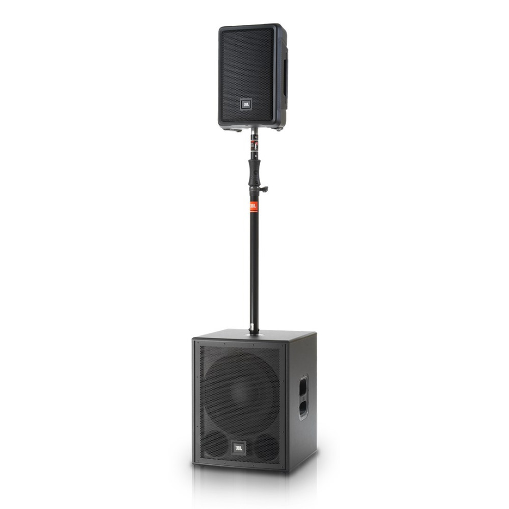 Czarny subwoofer z zamontowanym na nim głośnikiem na statywie.