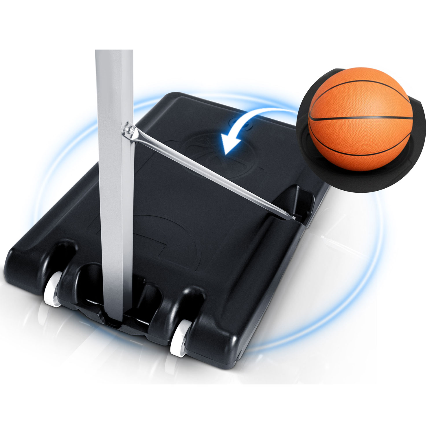 Piłka do koszykówki na czarnej podstawie z kółkami, ze strzałką skierowaną w dół.