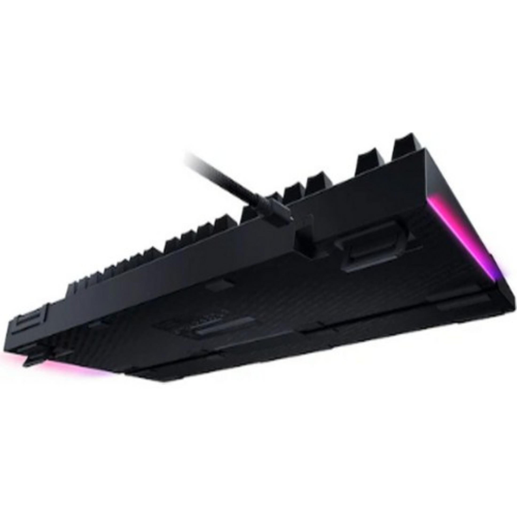 Czarna klawiatura z oświetleniem RGB, podłączony kabel.