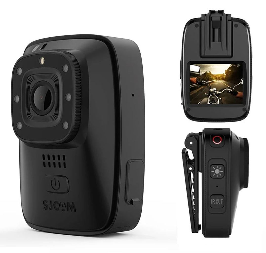 Telecamera SJCAM nera con obiettivo, schermo e clip.