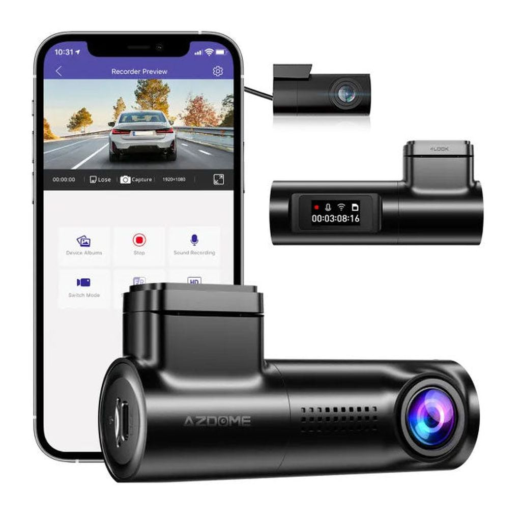Een smartphone toont een dashcam-app. Dashcams staan ernaast.