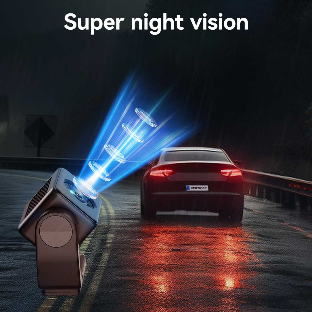 Camera met blauwe stralen op natte weg, auto met gloeiende achterlichten.