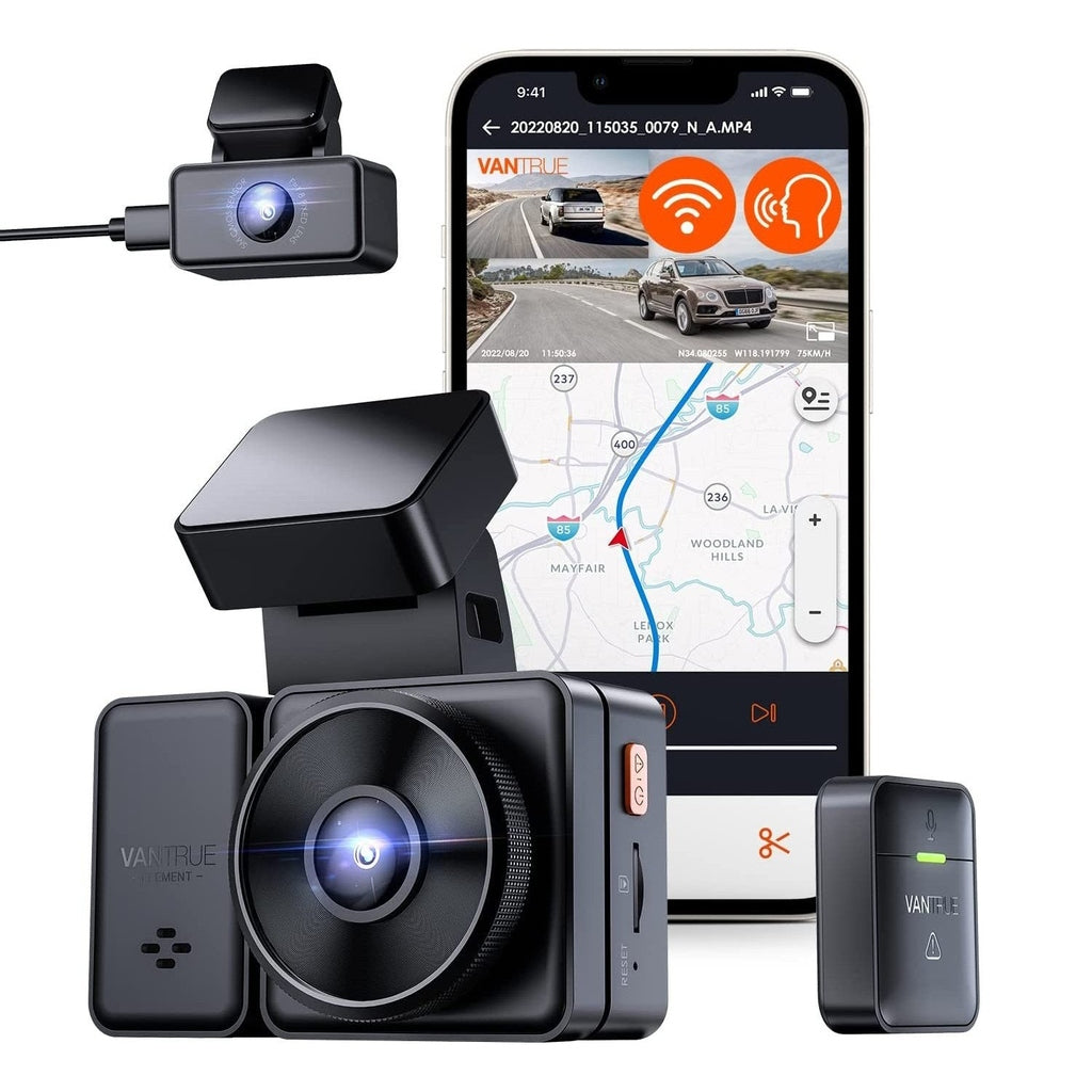 Dashcam met telefoonapp die wegweergave en kaartnavigatie toont.