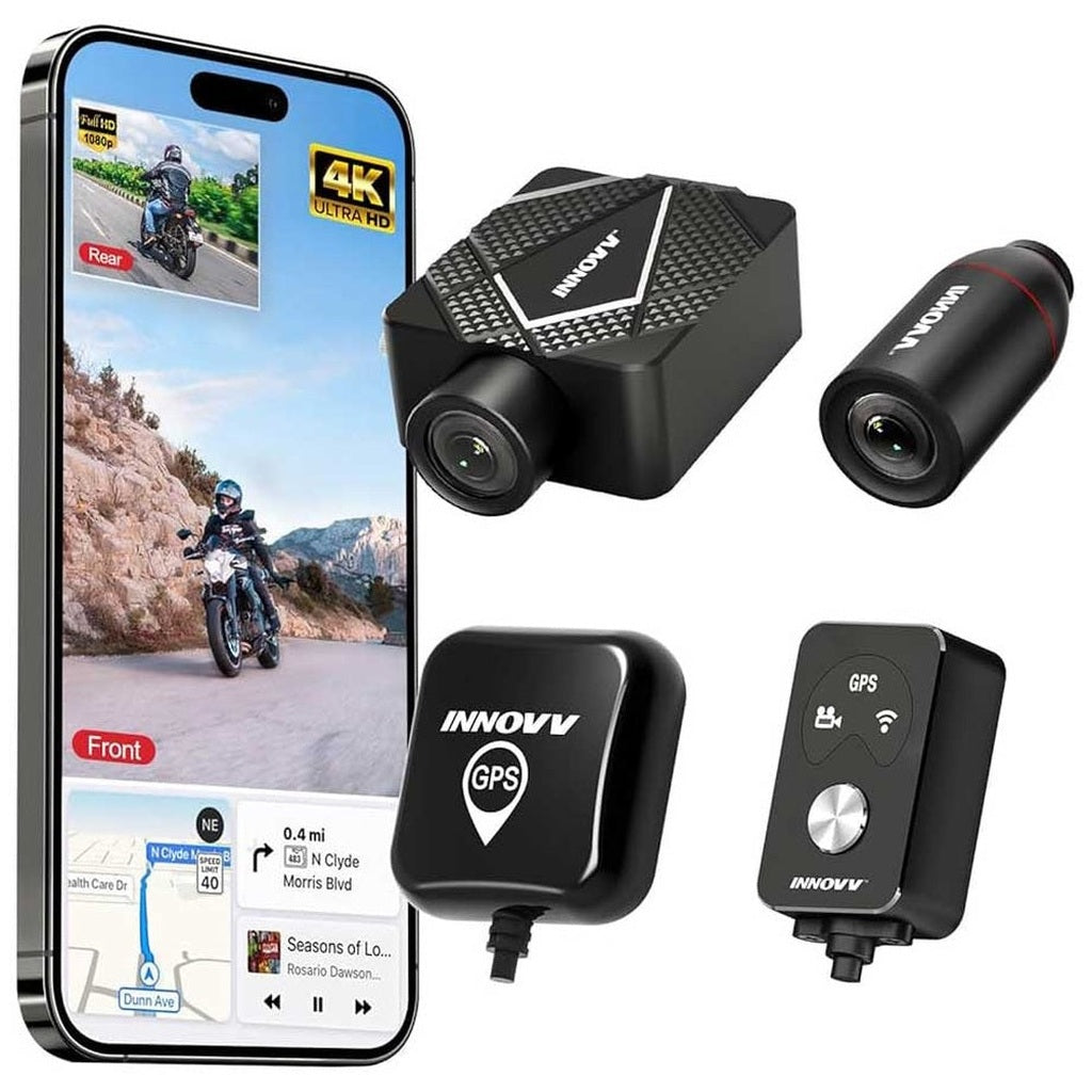 Smartphone toont dashcam-opnamen en navigatie, naast meerdere zwarte dashcam-componenten.