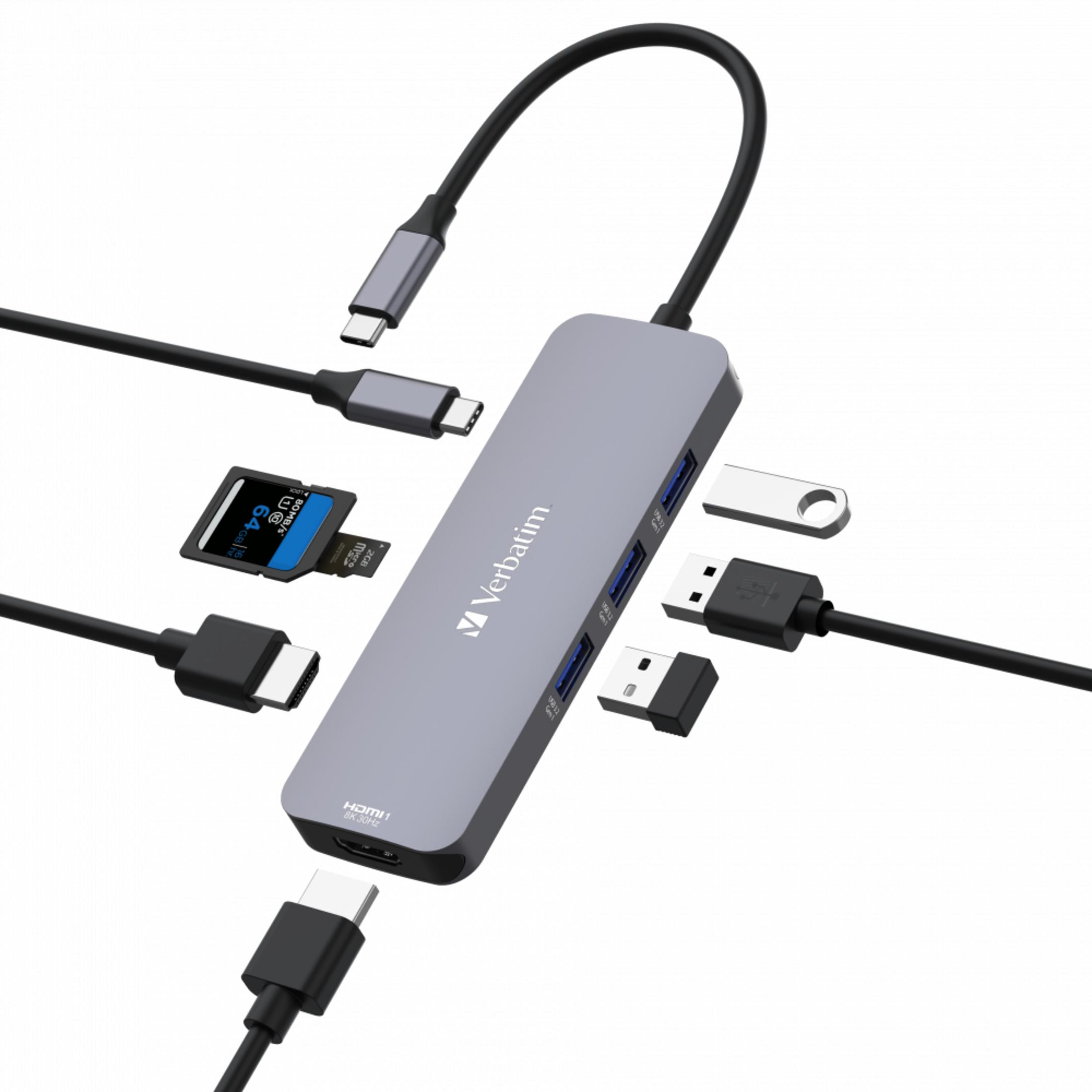 Hub USB-C Verbatim grigio con scheda SD, unità USB e cavi.