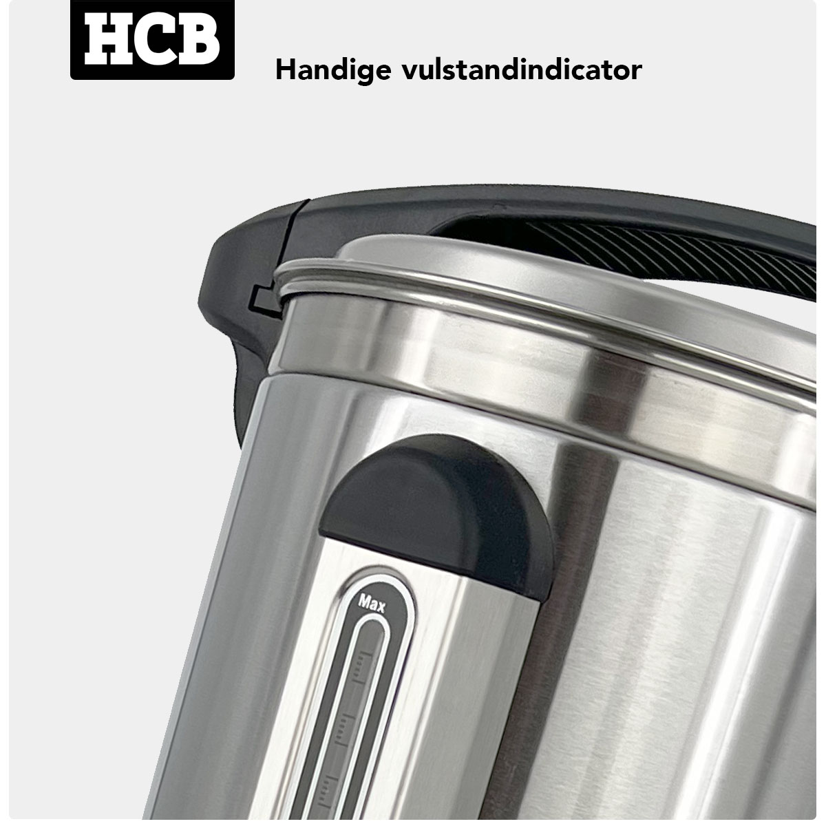 RVS waterkoker met waterniveau indicator en zwart handvat.