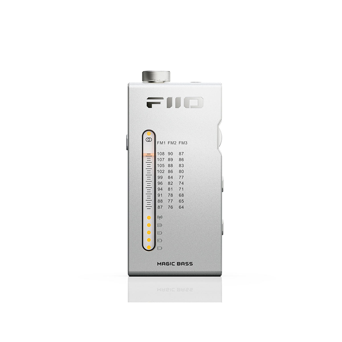 Un dispositivo FiiO argentato con display, pulsanti e scala numerata.