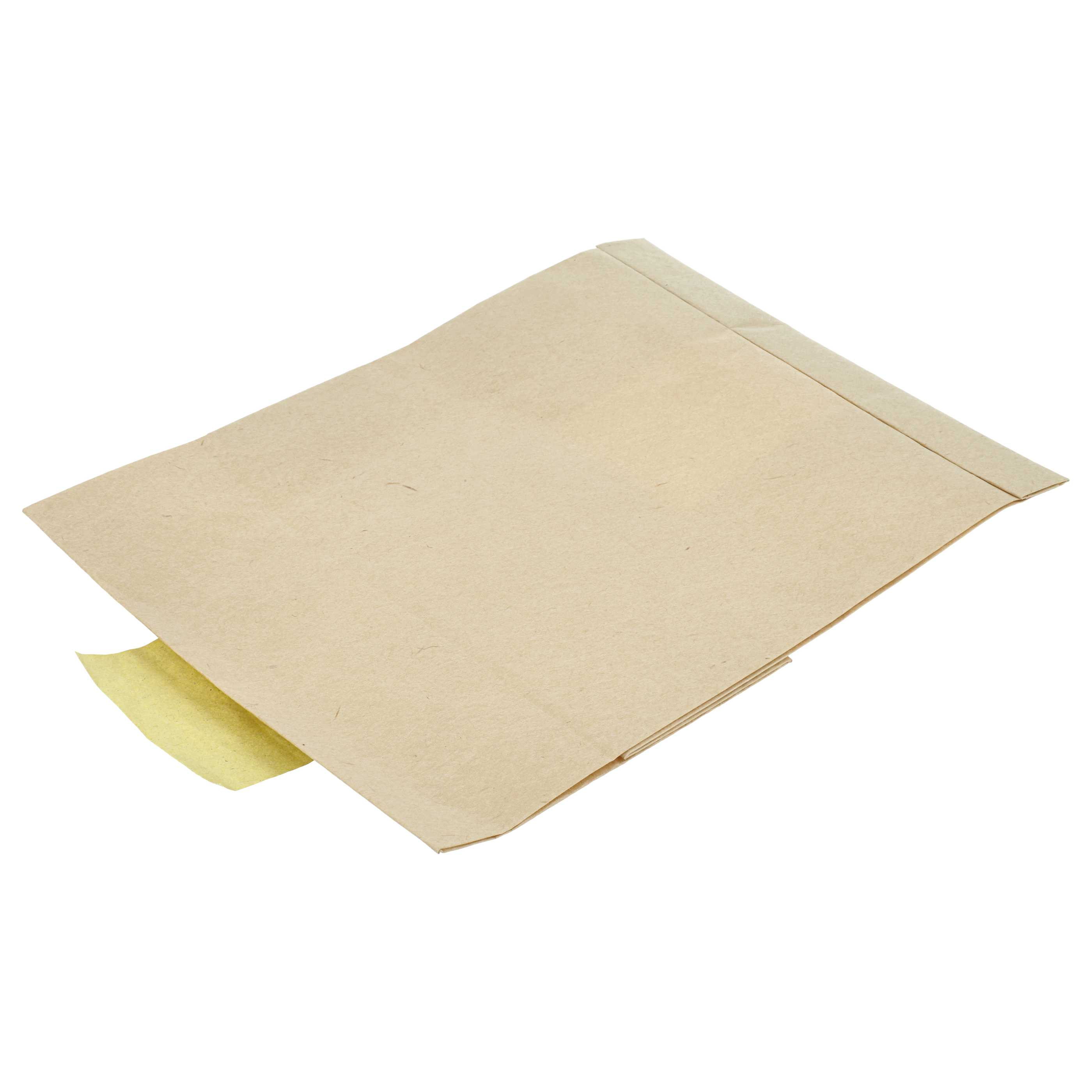 Ein brauner Papierumschlag liegt auf weißem Hintergrund, mit einer gelben Lasche.