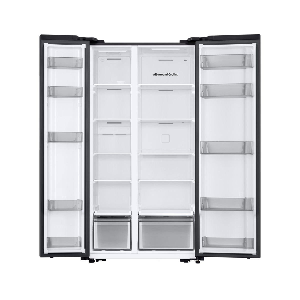 Ein offener, leerer Kühlschrank mit zwei Türen und mehreren Regalen.