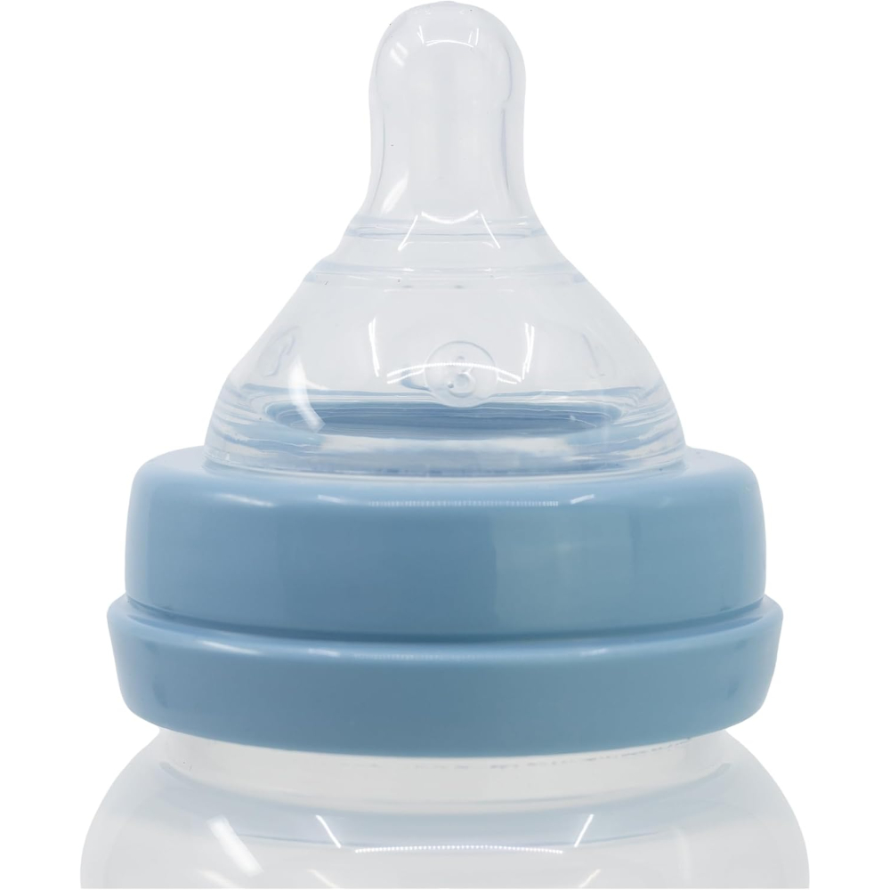 Nahaufnahme einer blauen Babyflasche mit einem durchsichtigen Sauger.