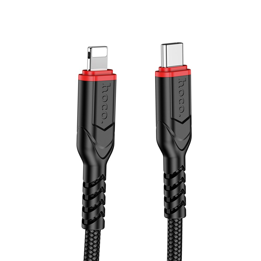 İki şarj kablosu, biri USB-C, diğeri Lightning konektörlü, kırmızı aksanlı siyah.