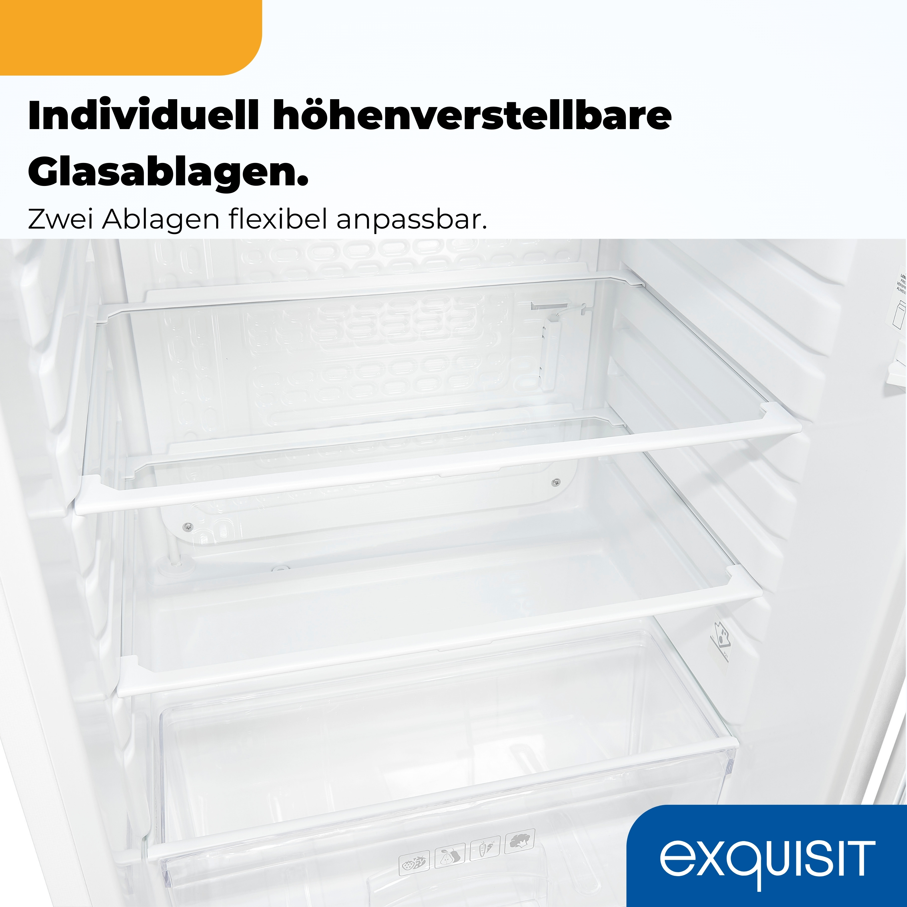 Innenansicht eines leeren Kühlschranks mit Glasböden und Schubladen.