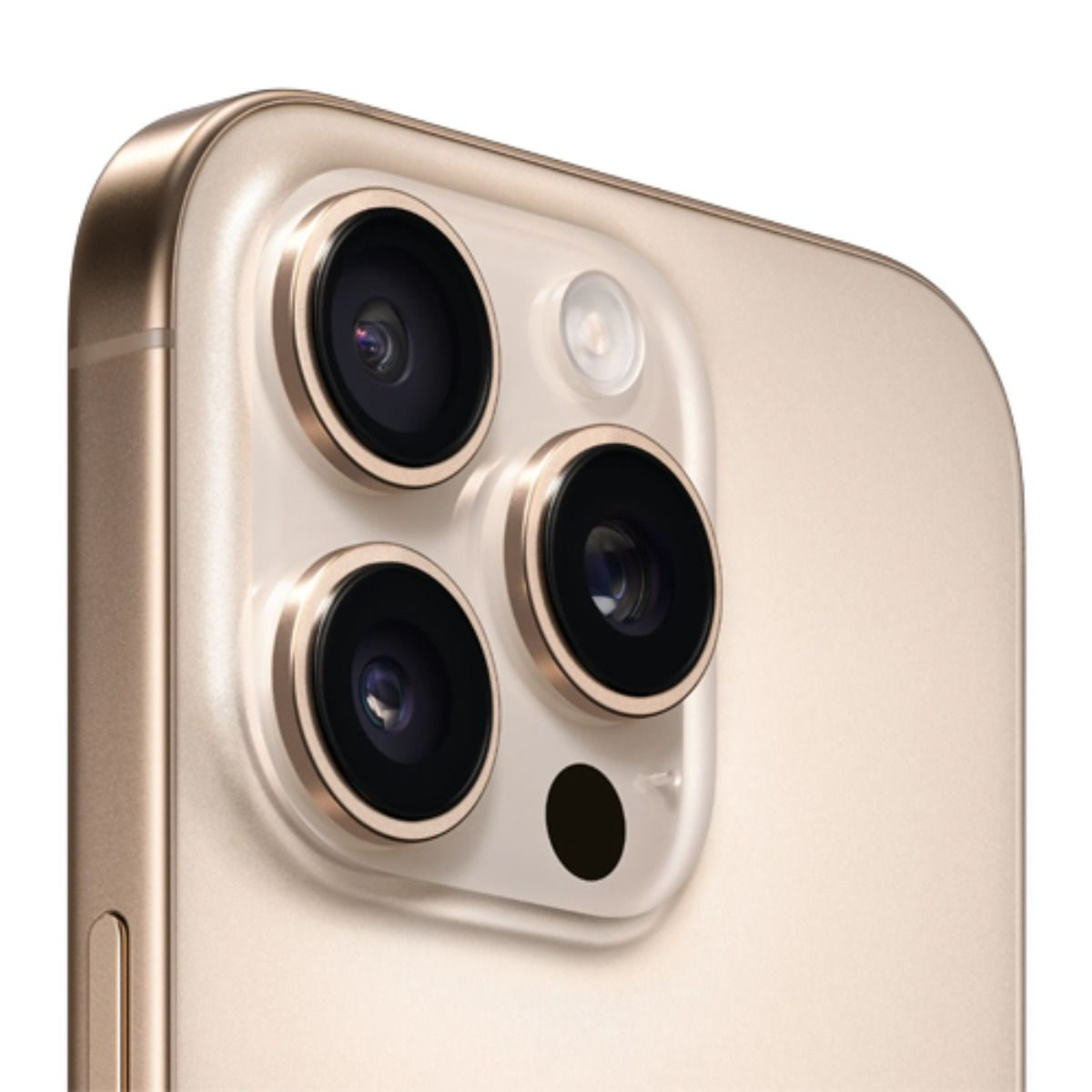 Goldenes iPhone mit drei Kameras und Blitz auf weißem Hintergrund.