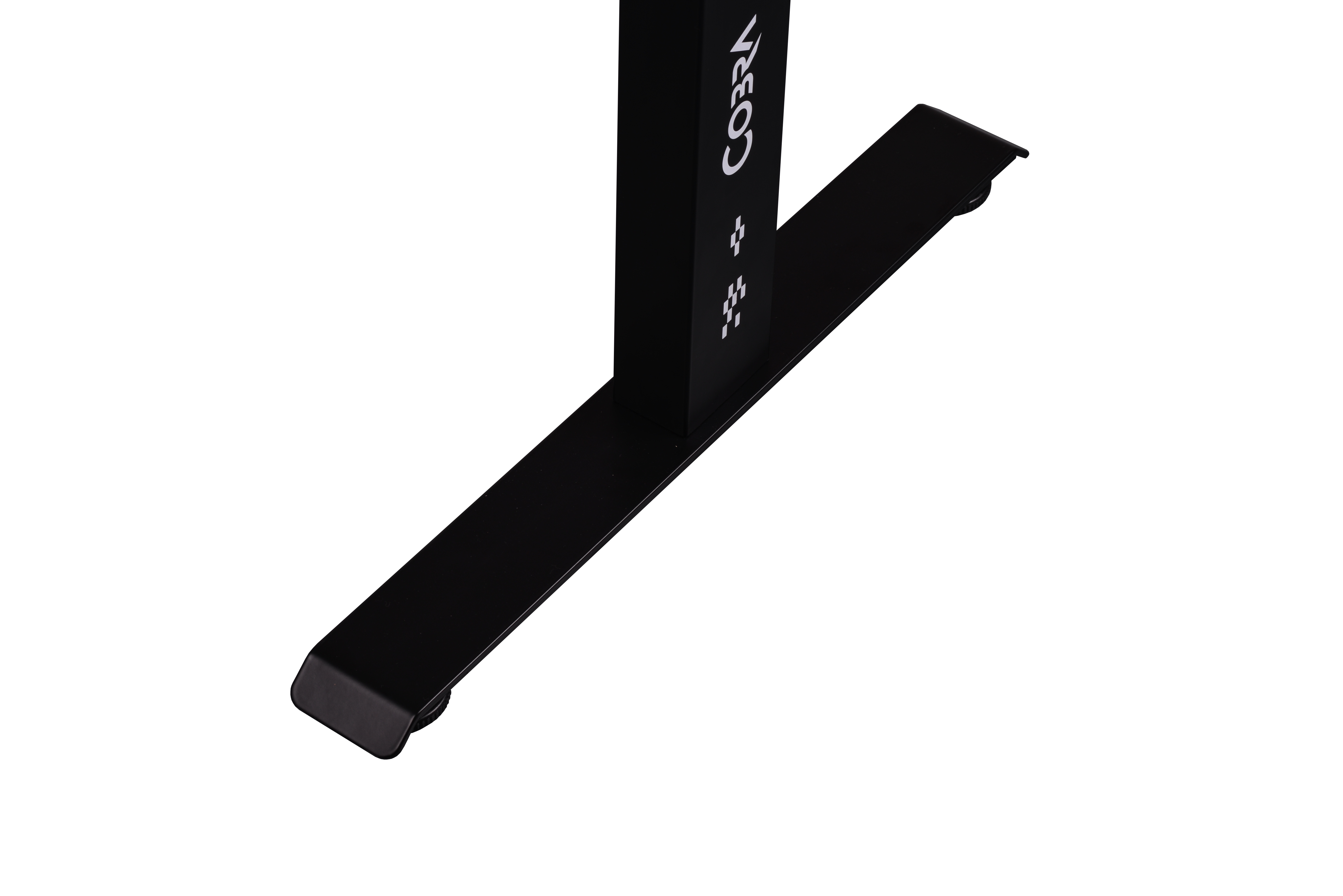 Czarny stojak z logo Cobra i wzorem w kratkę.