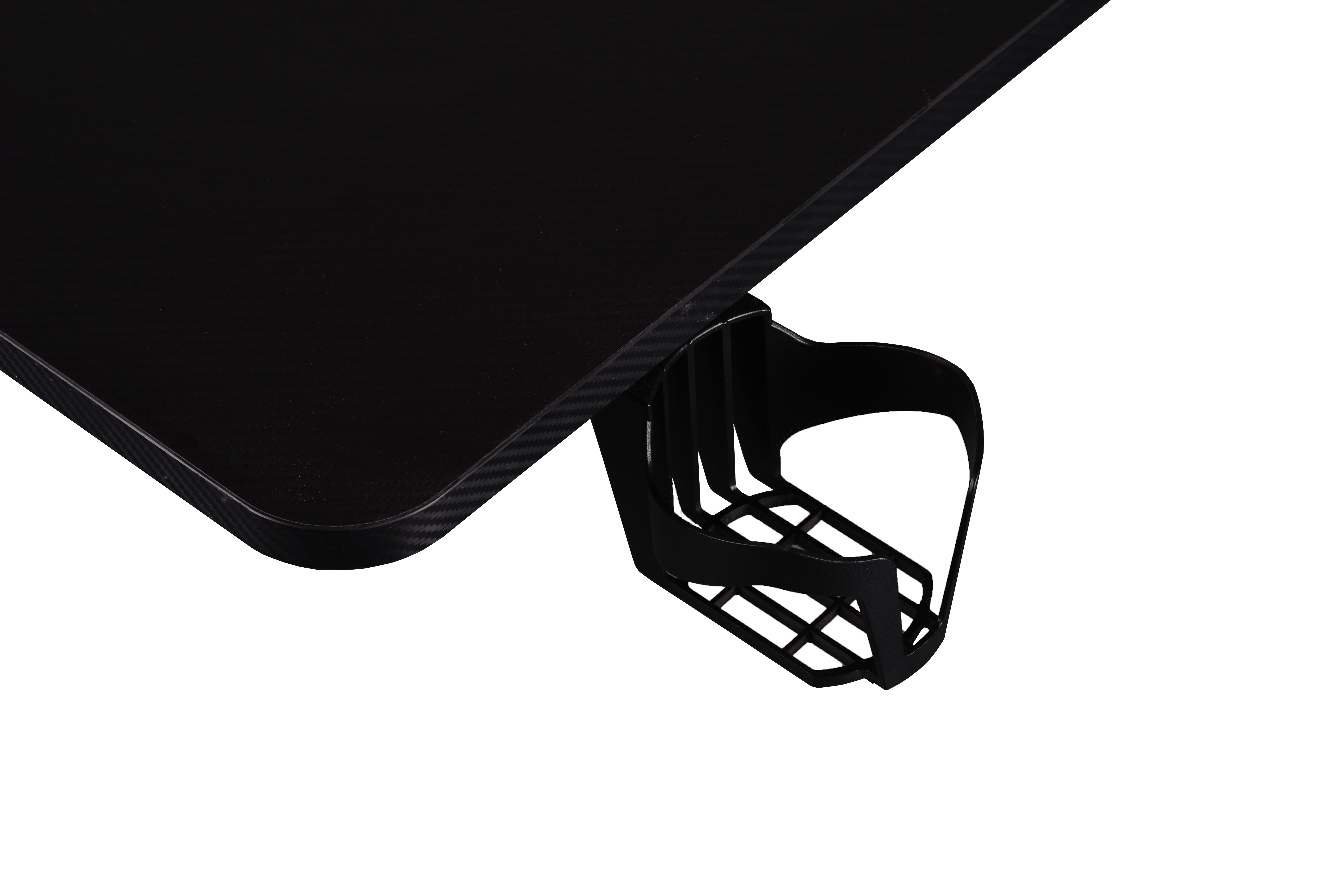 Czarny uchwyt na kubek z siatki przymocowany do czarnego blatu z teksturą włókna węglowego.