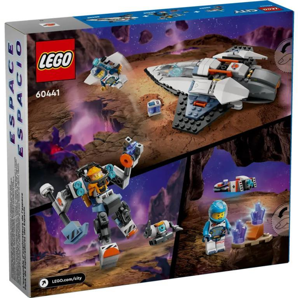 Set spaziale Lego con razzo, tuta robotica, astronauta e cristalli su terreno roccioso.