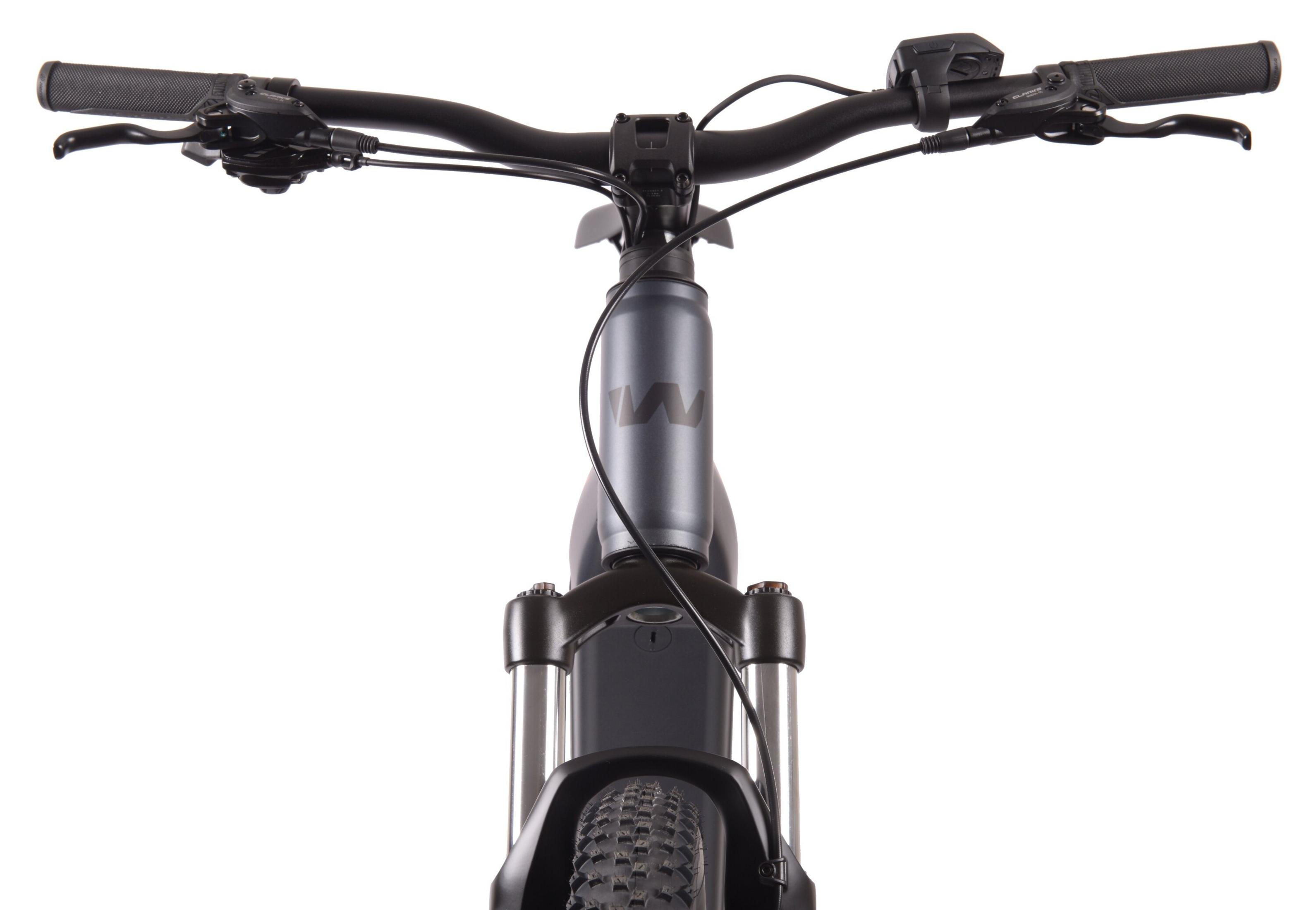 Widok z przodu ciemnego roweru z widelcem i kierownicą.