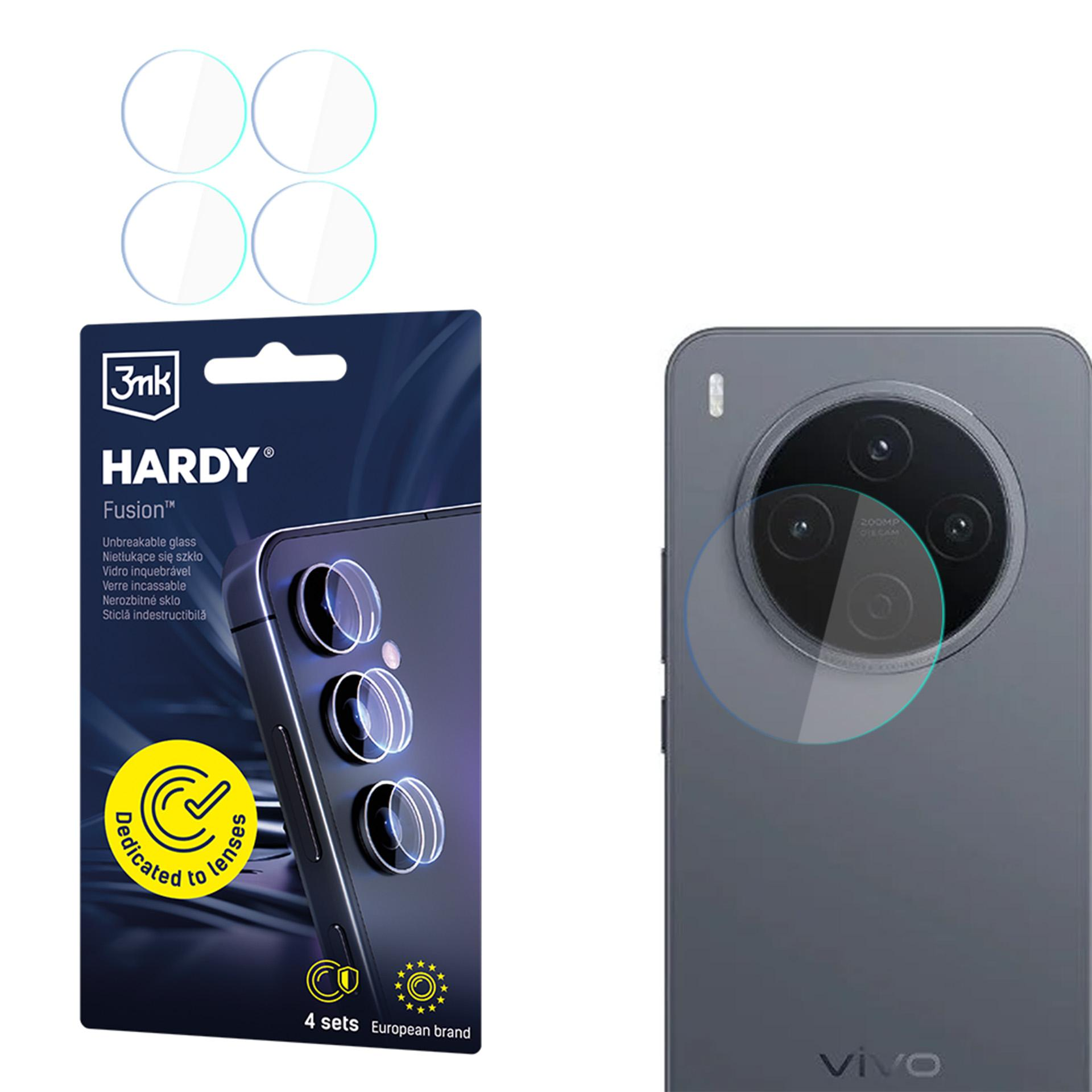 Opakowanie z 4 osłonami obiektywu 3mk Hardy Fusion i smartfonem.