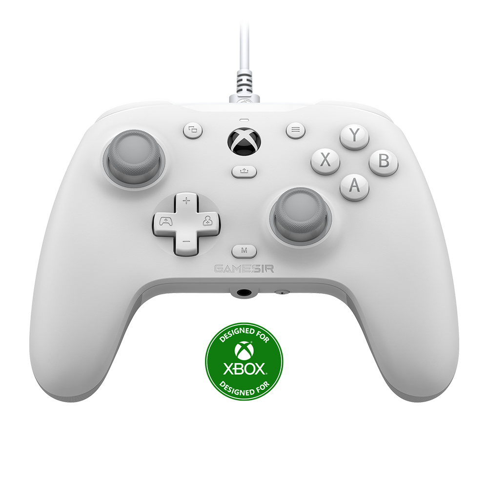 Gri joystick ve tuşlara sahip beyaz bir Xbox kontrolcüsü.