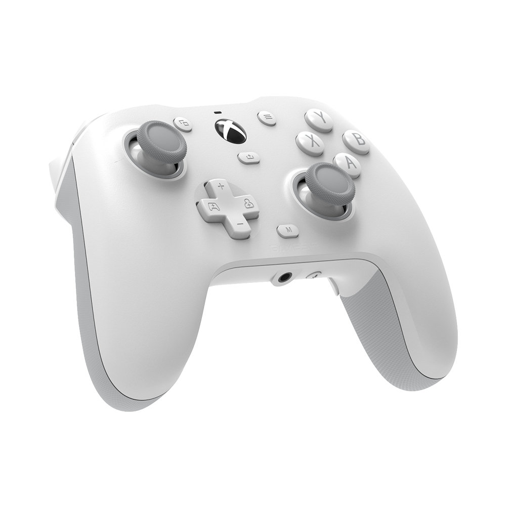 Beyaz arka plan üzerinde gri vurgulara sahip beyaz Xbox kumandası.