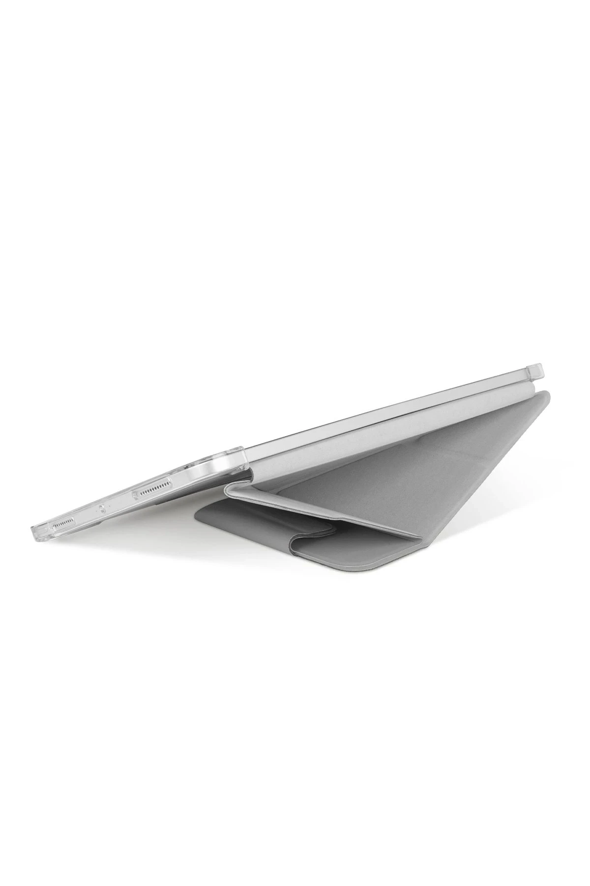 Beyaz arka plan üzerinde gri kılıflı gümüş tablet.