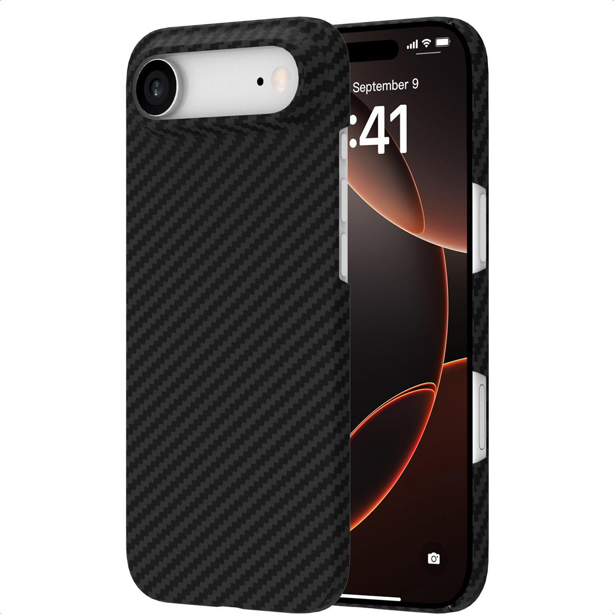 Coque de téléphone noire à motif carbone sur un iPhone avec écran de verrouillage.