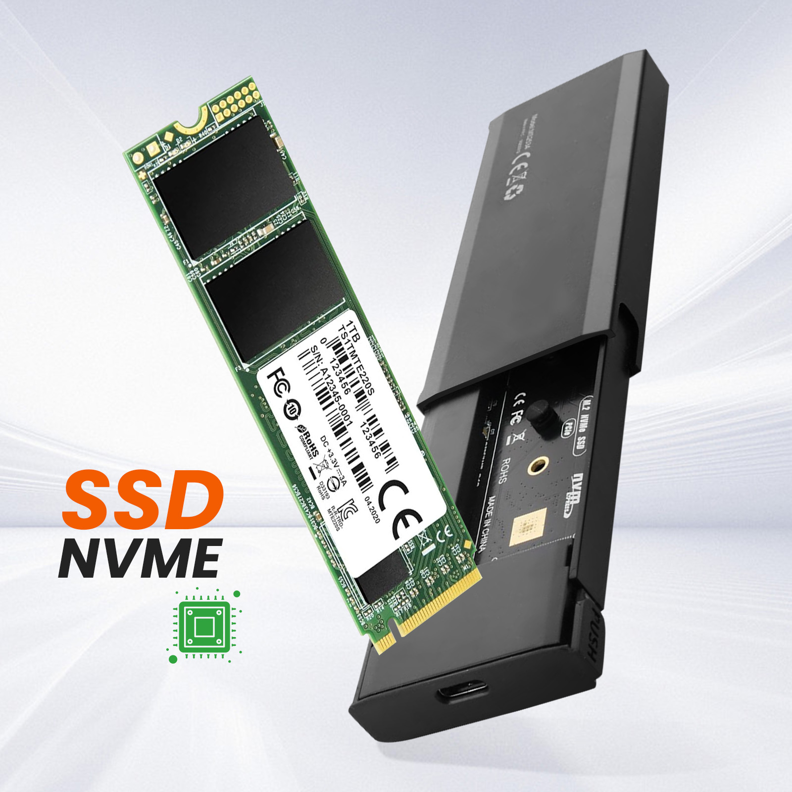 Un'unità SSD NVMe viene inserita in un alloggiamento nero.