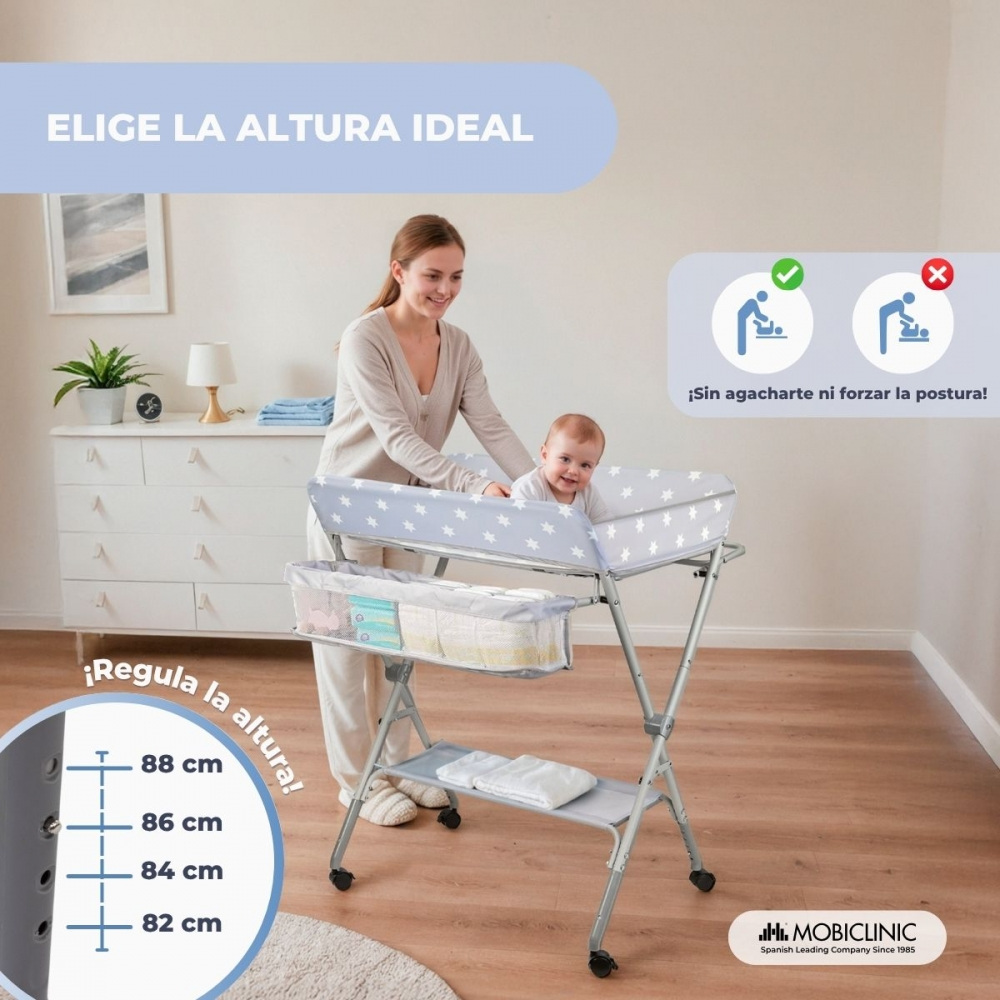 Madre y bebé en cambiador. Se muestra ajuste de altura.