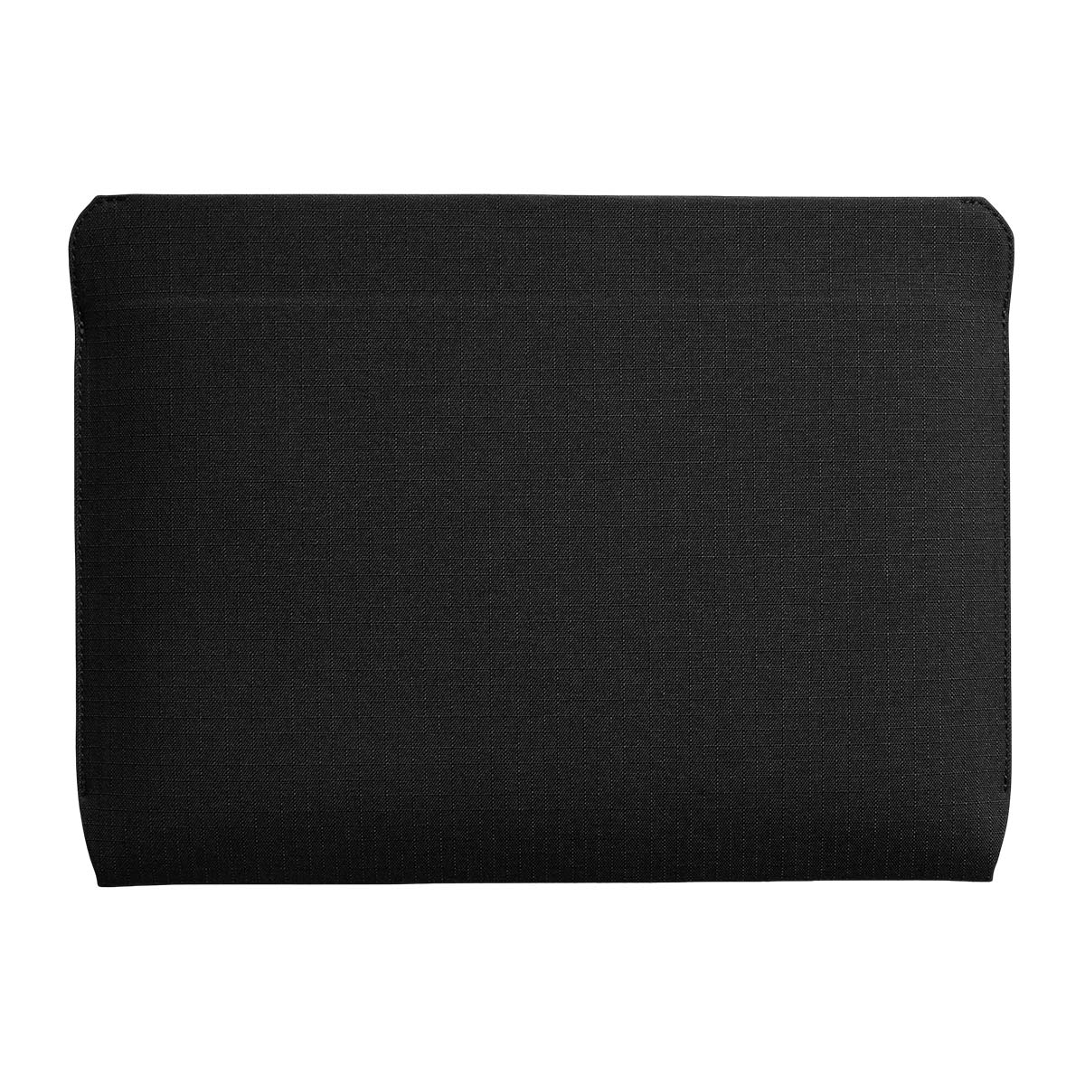 Custodia nera in tessuto con texture fine, su sfondo bianco.
