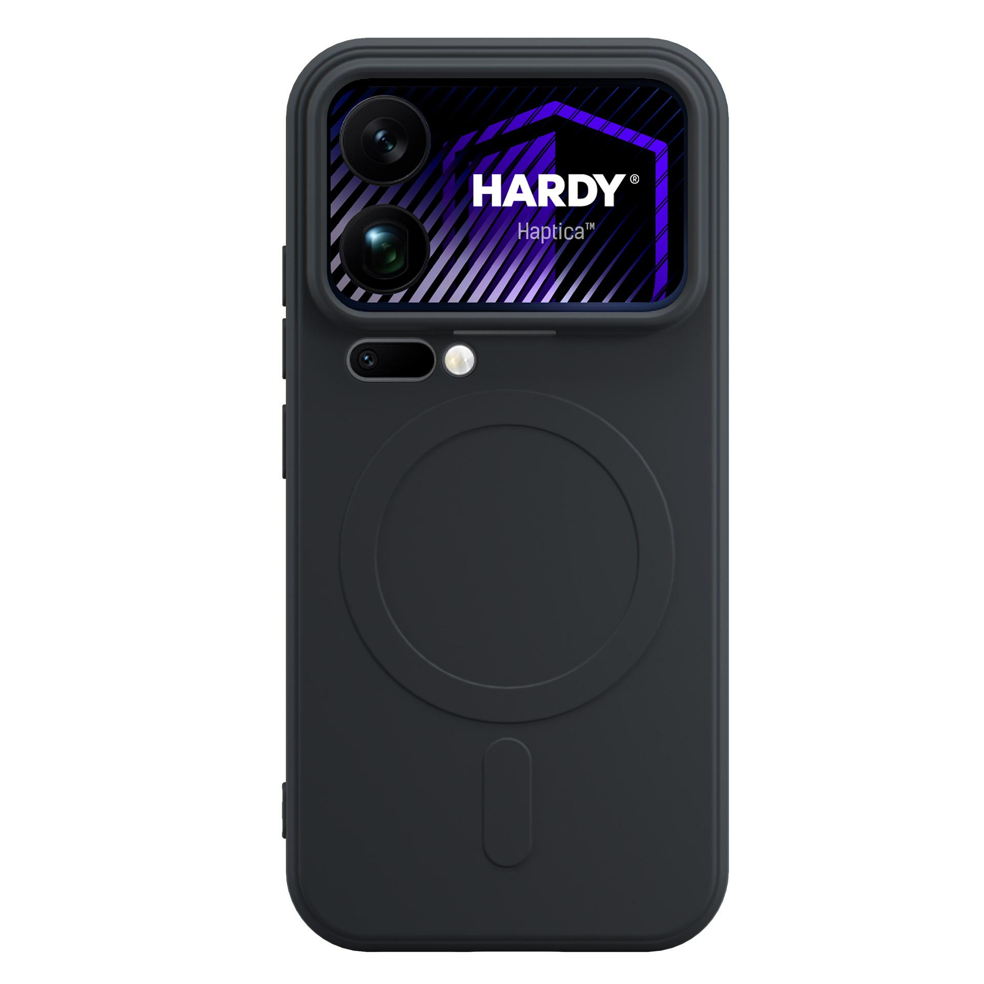 Czarne etui na telefon z modułem aparatu i logo z tyłu.