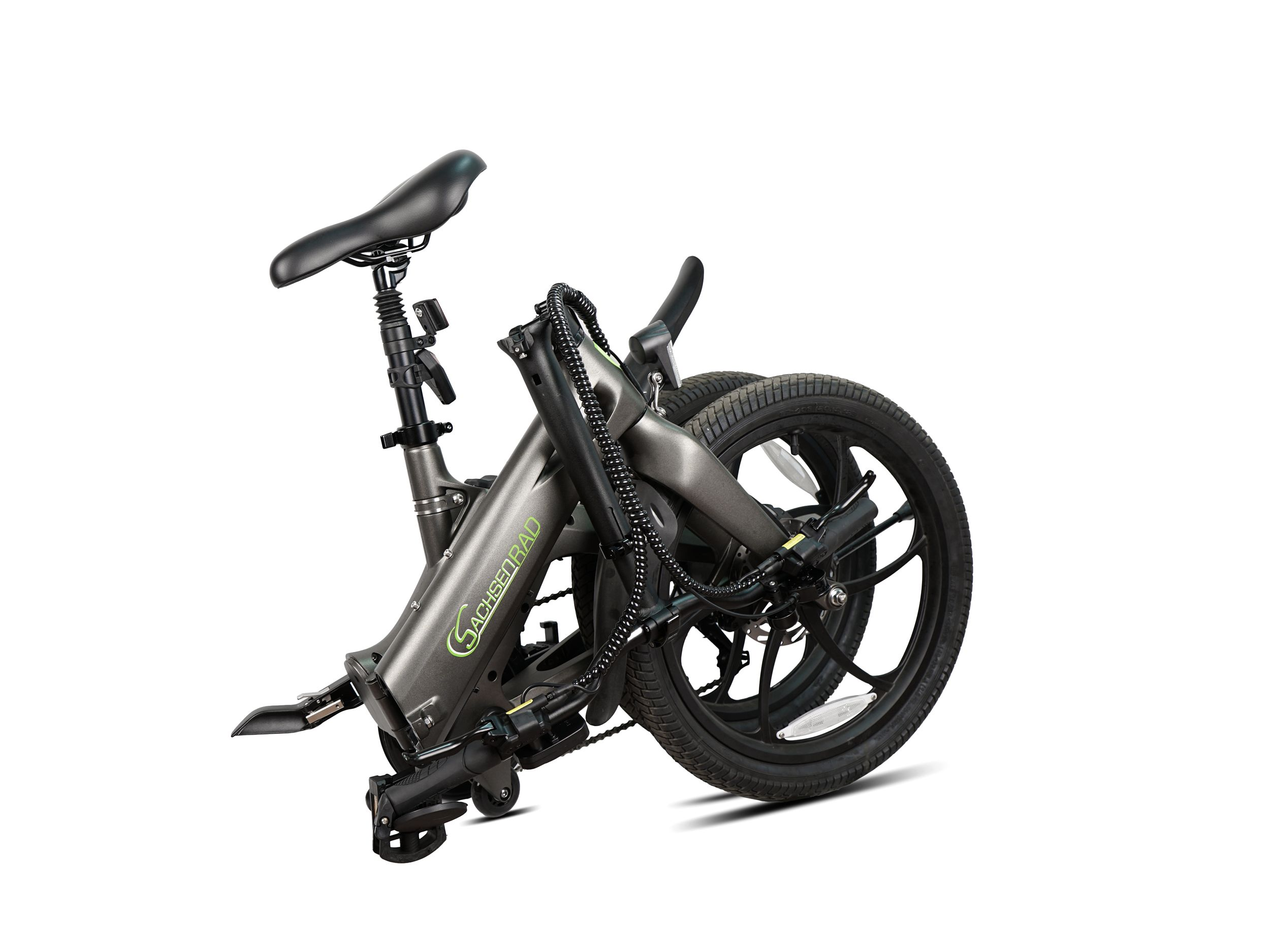 Gefaltetes graues E-Bike mit schwarzem Sattel und Rädern auf weißem Hintergrund.
