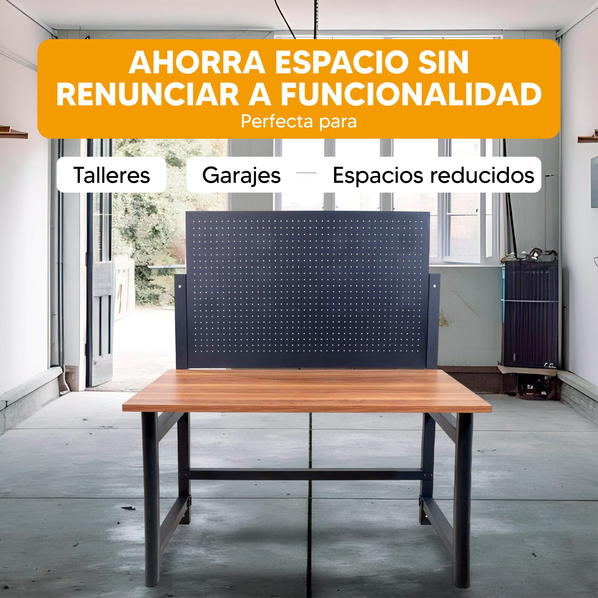 Mesa de madera con marco de metal negro y panel perforado. Perfecta para talleres.