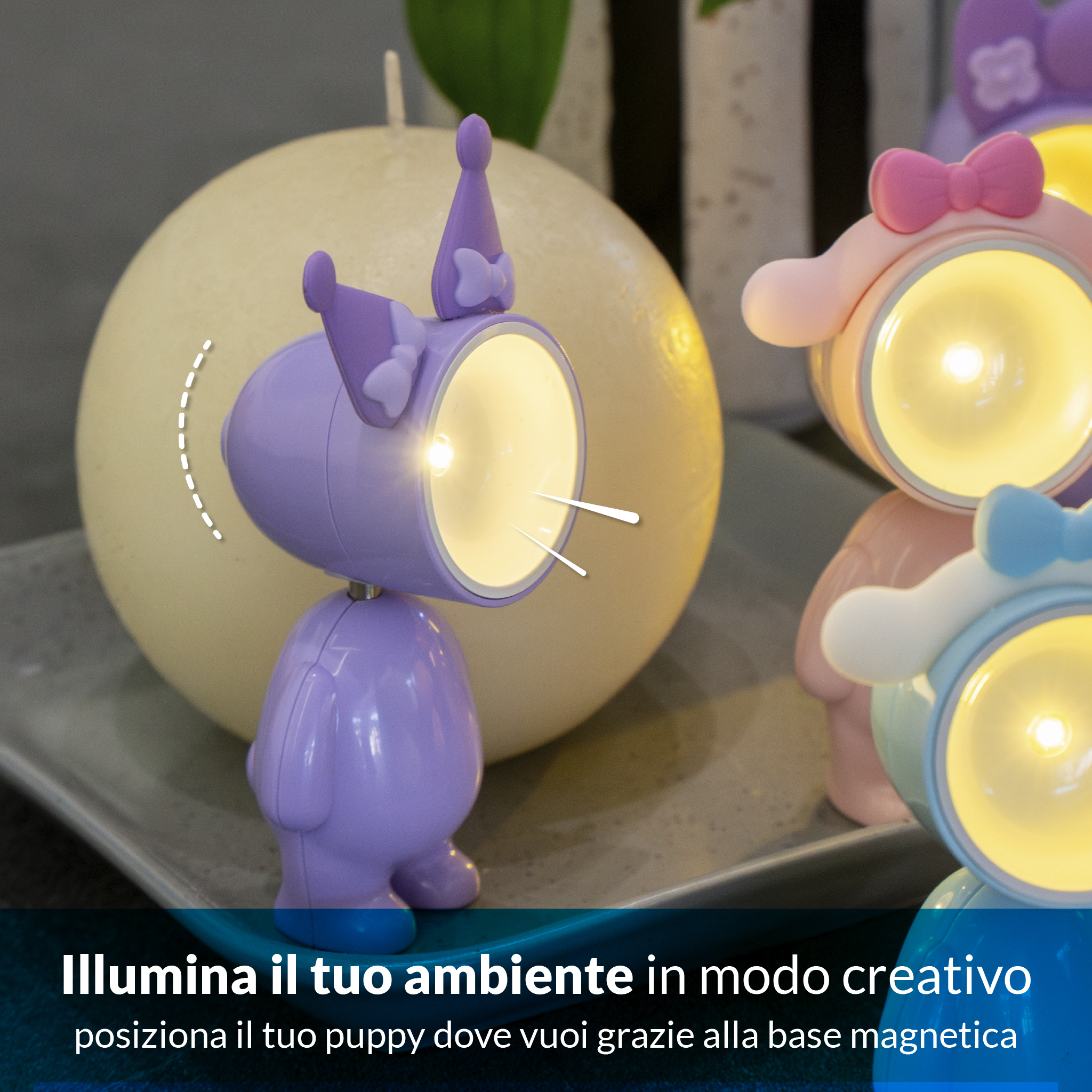 Una lampada viola a forma di cucciolo si illumina accanto a una grande candela.