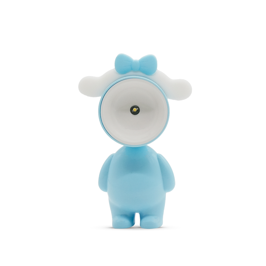 Una lampada blu a cartone animato con fiocco su sfondo bianco.