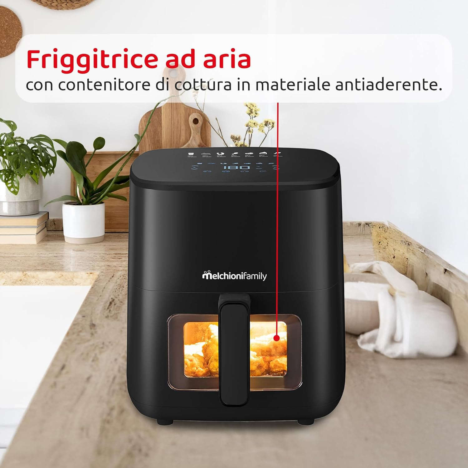 Freidora de aire negra con ventana que muestra comida dorada en su interior.